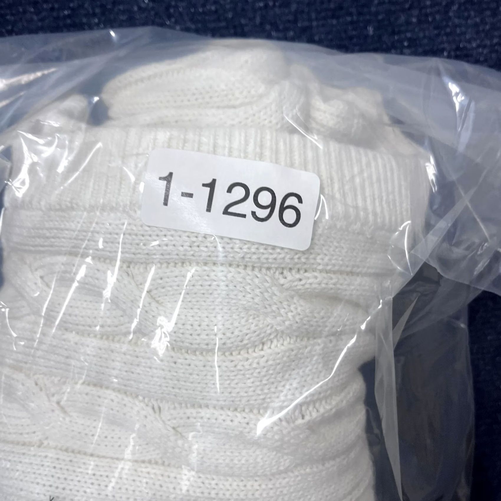 Abercrombie & Fitch Abercrombie & Fitch Sweater Vest Womens M White Cable Knit V Neck Oversized Size M / US 6-8 / IT 42-44 - 5 Thumbnail