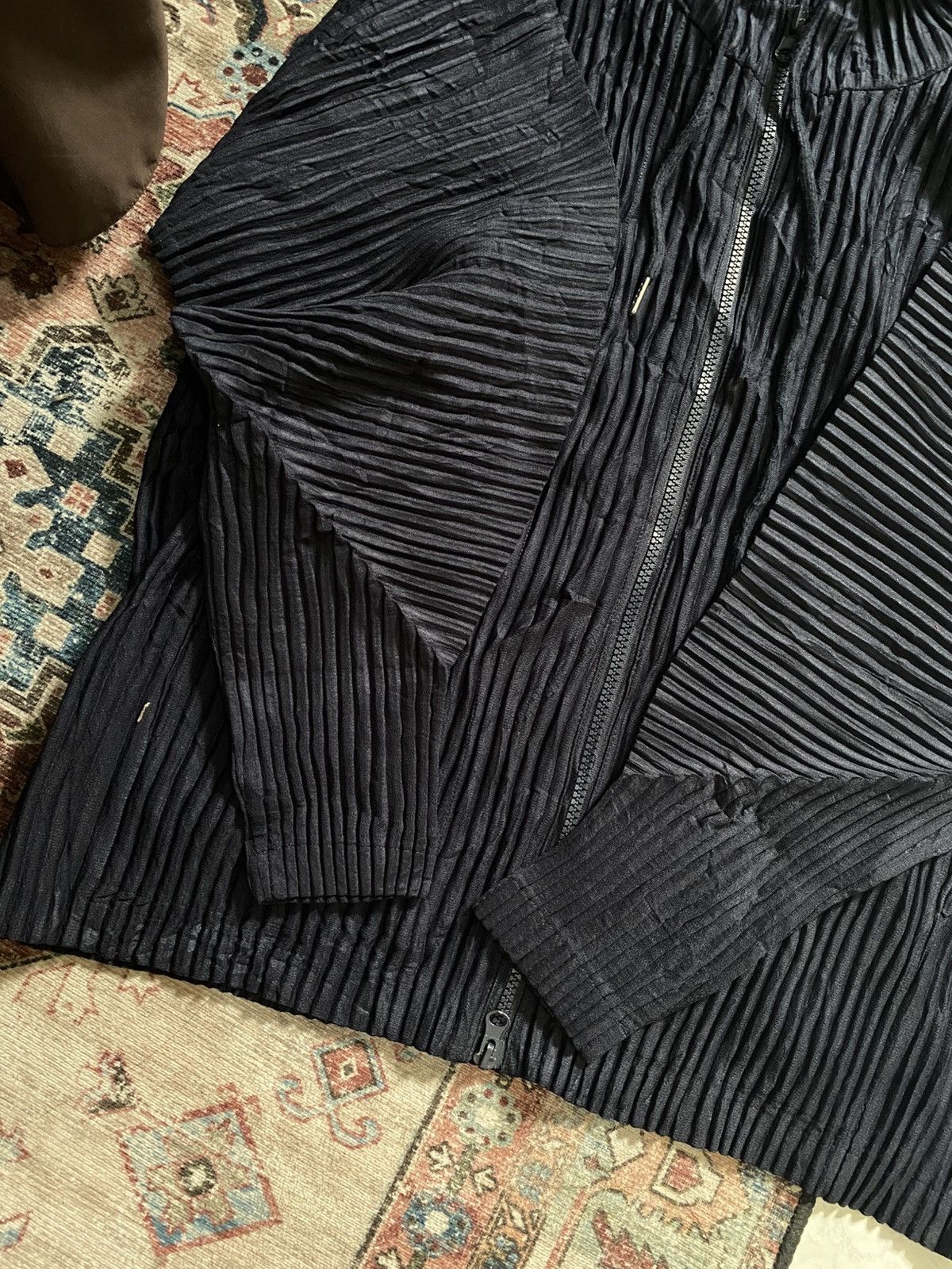 Homme Plisse Issey Miyake MONPLISSE PARIS Two way plisse zip up Outer Navy Size US M / EU 48-50 / 2 - 5 Thumbnail