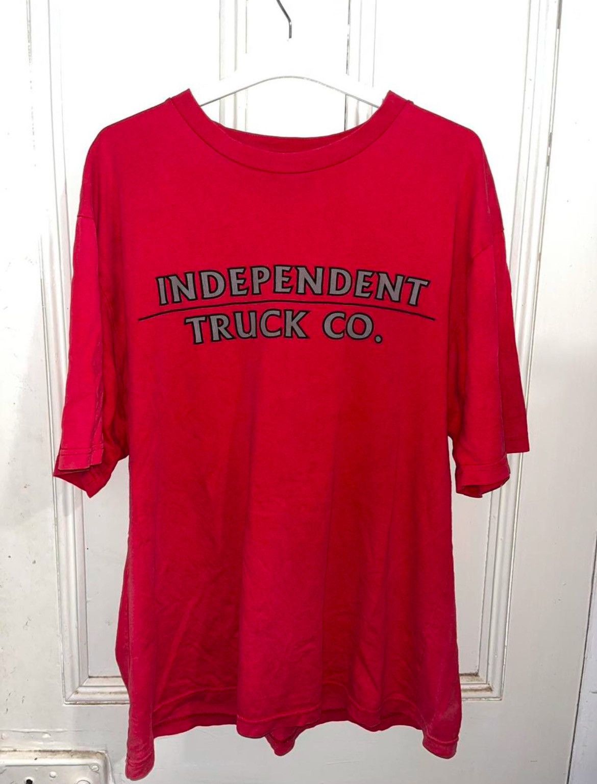Independent Truck Co. red logo tee Size XL / US 12-14 / IT 48-50 - 1 Thumbnail