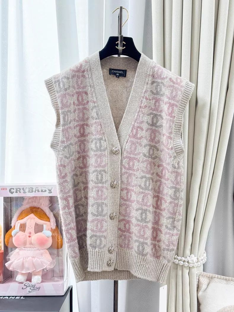Chanel Chanel Sequin double C sleeveless vest Size XXS / US 00 / IT 34 - 1 Thumbnail