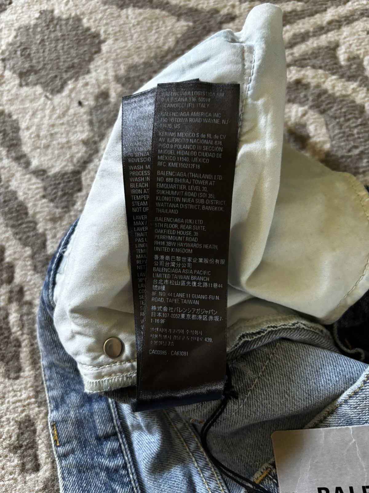 Balenciaga Balenciaga Lost Tape Flares Size US 32 / EU 48 - 16 Thumbnail