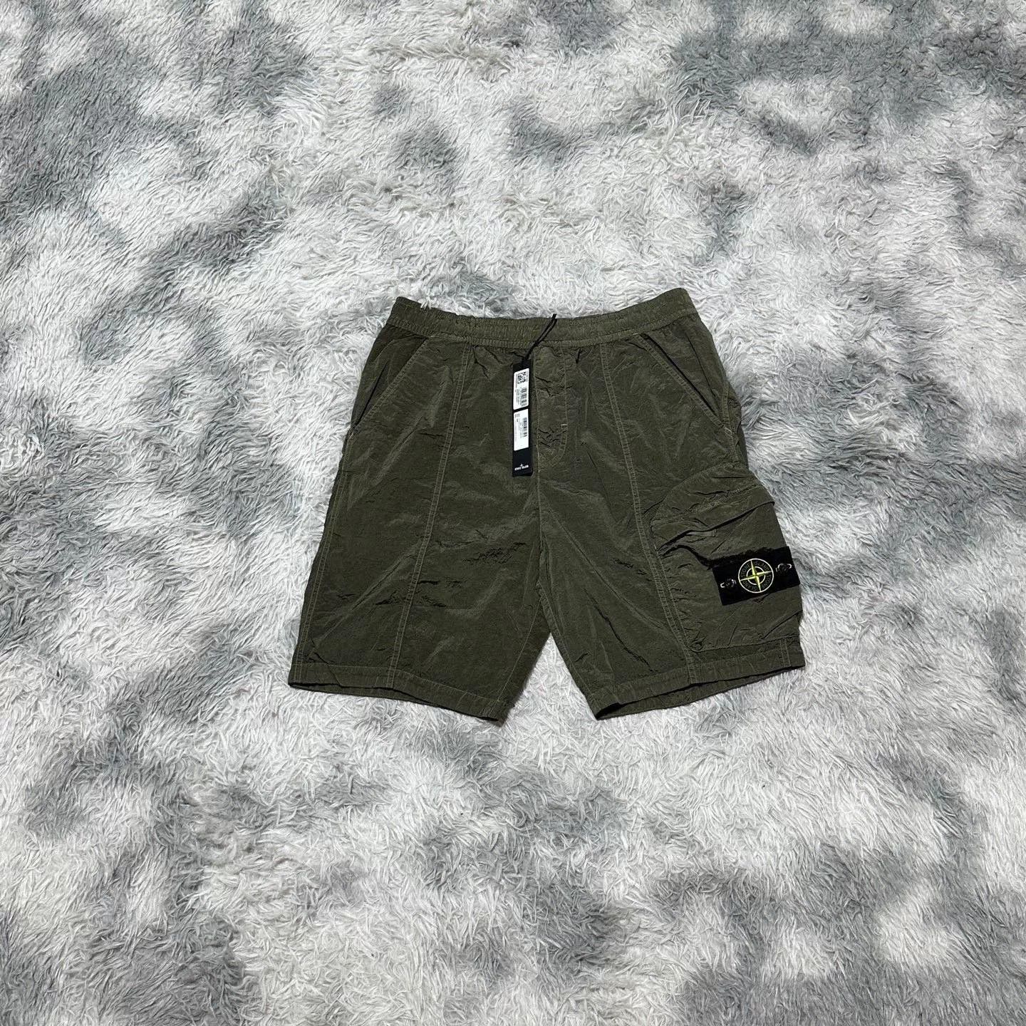 Stone Island Stone Island 25SS Metal Nylon Shorts Size US 30 / EU 46 - 1 Thumbnail