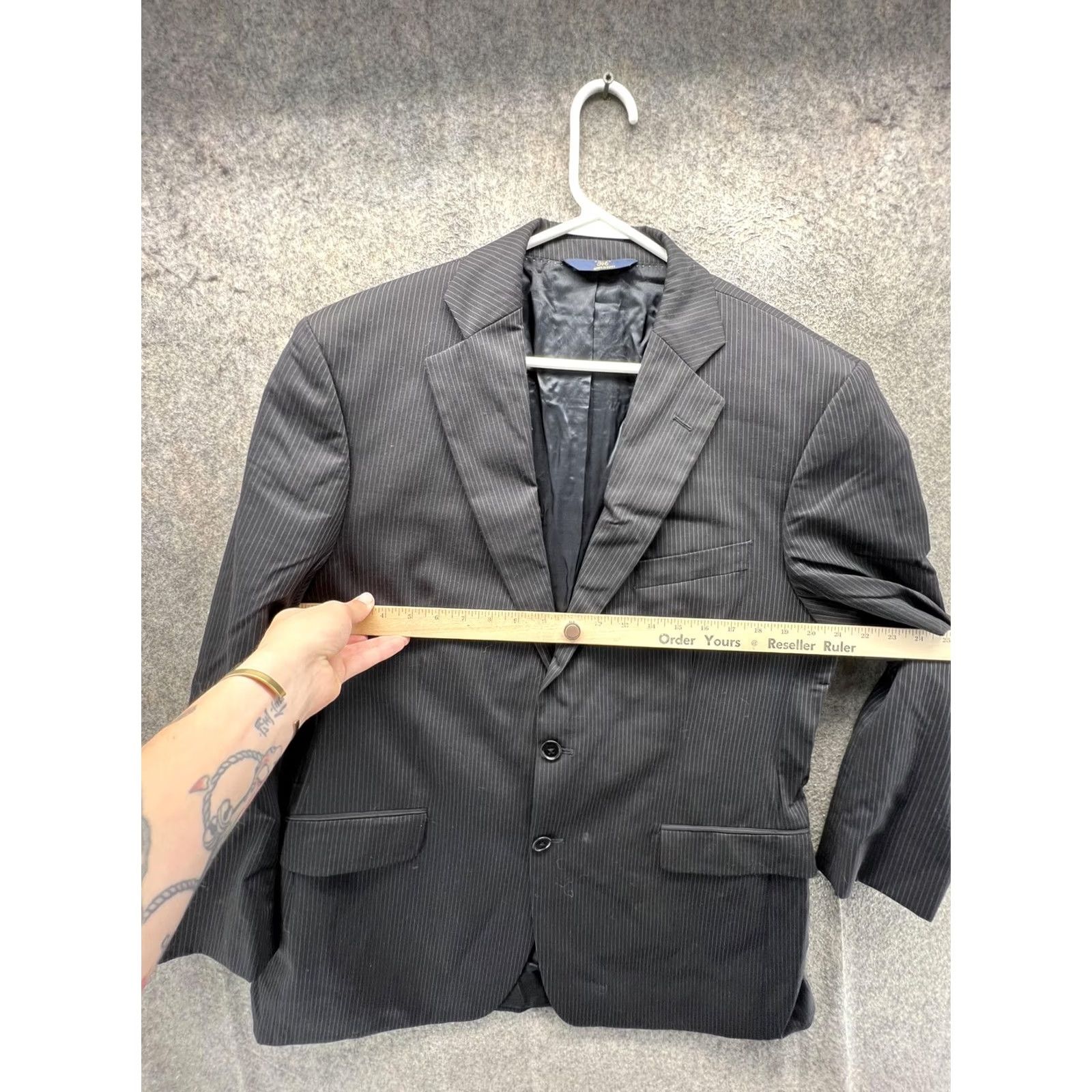 Brooks Brothers Brooks Brothers 346 Suit Jacket Mens Large 43R Black Gray Pinstripe Wool Stretch Notch Lapel Single-Breasted 2-Button Formal Business Shirt/Coat Size 42R - 4 Thumbnail