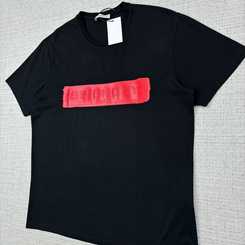 Givenchy Givenchy Chest logo print round neck short sleeve Size US L / EU 52-54 / 3 - 3 Thumbnail