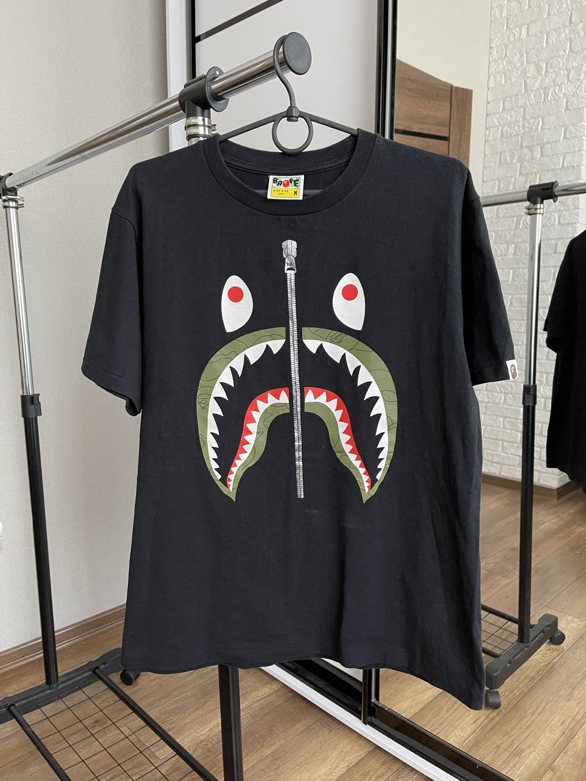 Bape Bape A Bathing A Ape T-Shirt Tee Shark Logo Print Size US M / EU 48-50 / 2 - 3 Thumbnail