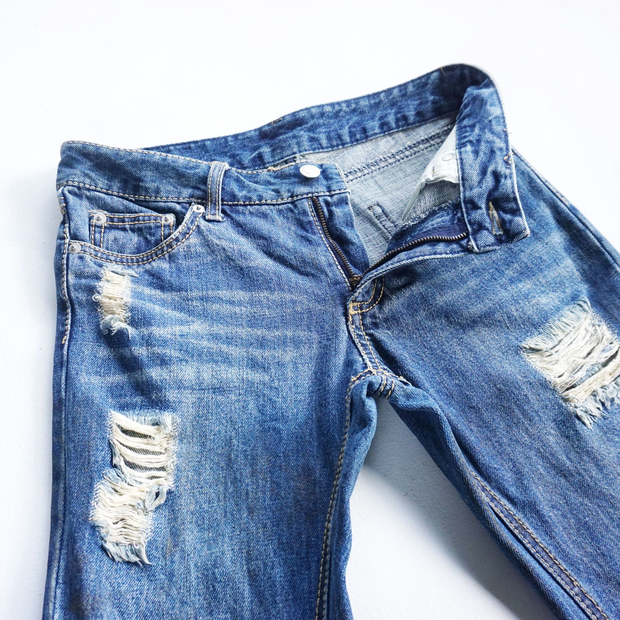 Japanese Brand Low Rise Ripped Dirty Look Flare Jeans Japanese Brand Size 27" / US 4 / IT 40 - 5 Thumbnail