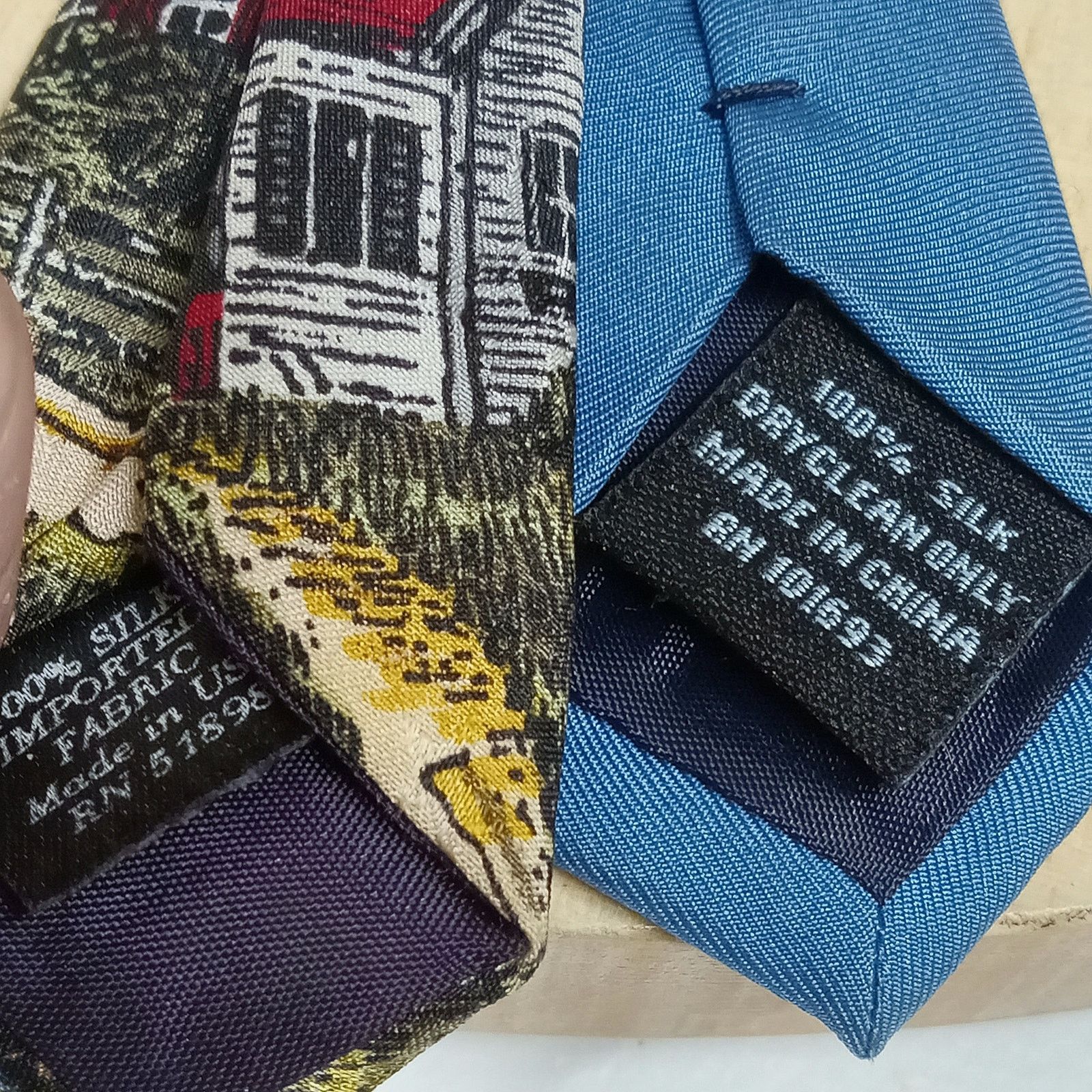 Van Heusen Set Of 2 Men's Ties Larson/Van Heusen Corporate Casual Size ONE SIZE - 7 Thumbnail
