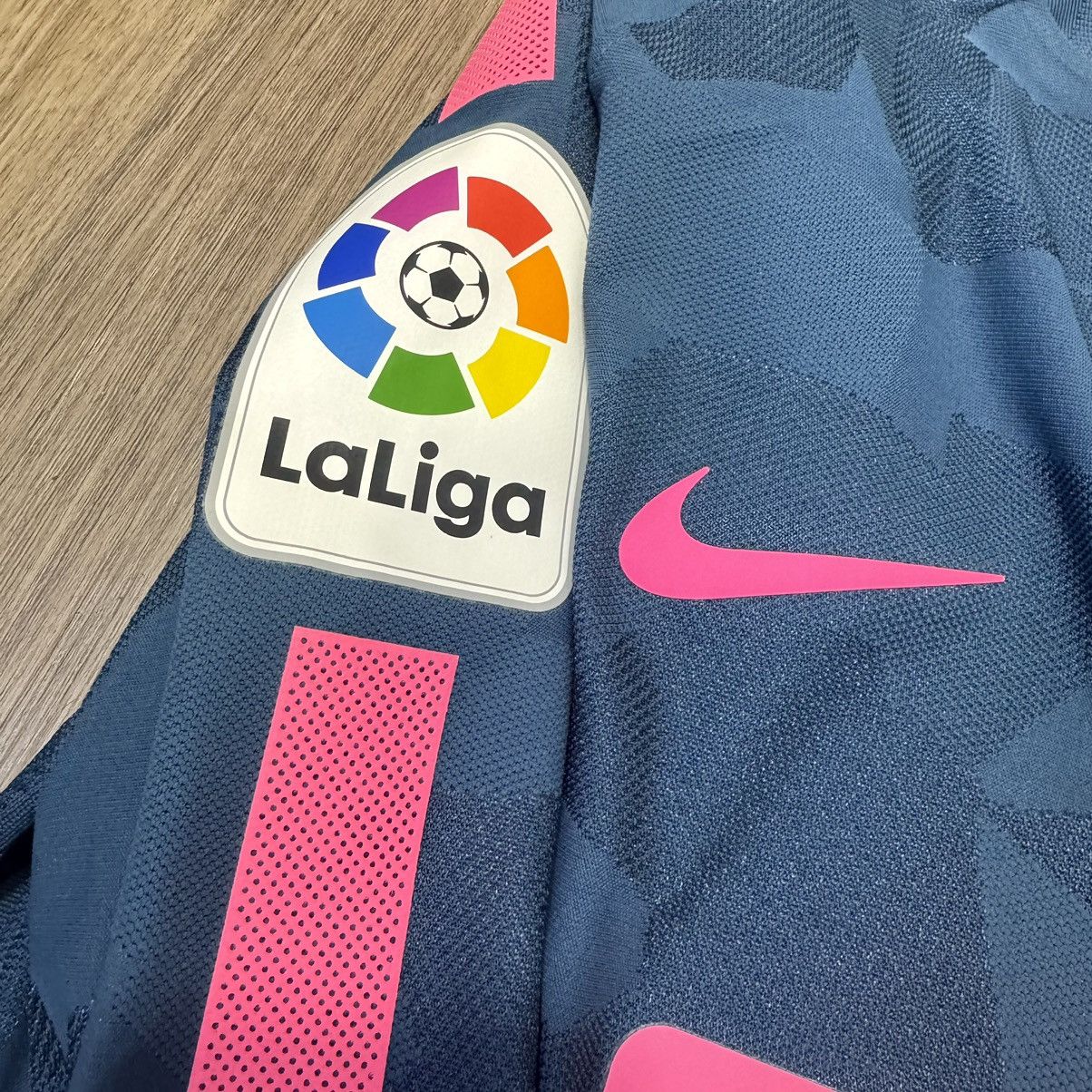 Nike Atletico Madrid 17/18 player issue away shirt #7 Griezmann Size US L / EU 52-54 / 3 - 7 Thumbnail