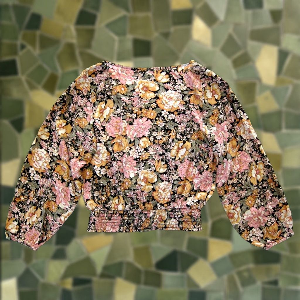 American Eagle Outfitters American Eagle Outfitters Blouse Shirt Womens Crop Floral Pink S 36" bust 19" pit to pit S Womens Pink Floral Cropped Long Sleeve V-Neck Blouse Size S / US 4 / IT 40 - 1 Thumbnail