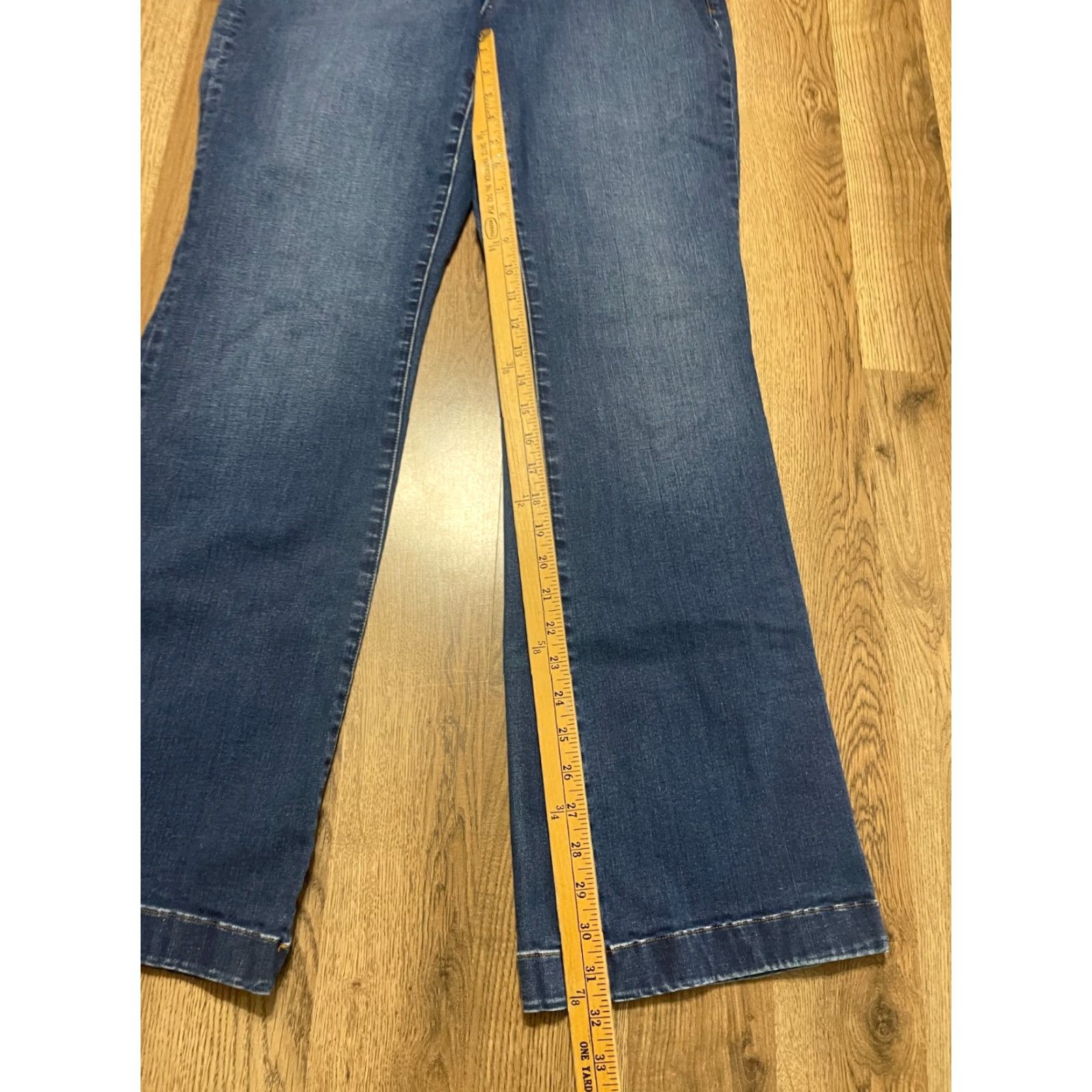 Vintage Duluth Trading Co. Jeans Women's 8x33 Blue Denim Flared Leg Pockets 5-Pocket Design Regular Inseam 31.5"} Size 30" / US 8 / IT 44 - 7 Thumbnail