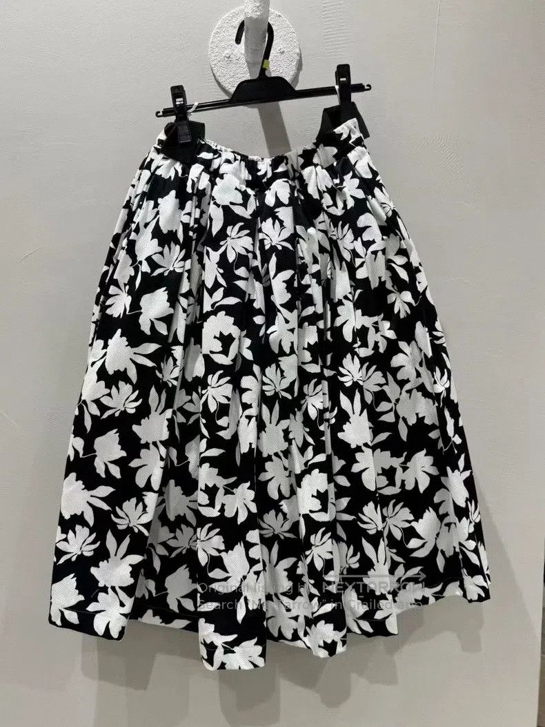 Comme des Garcons Comme Des Garcons size S Black and White Floral Printed Tu Size 23" - 5 Thumbnail