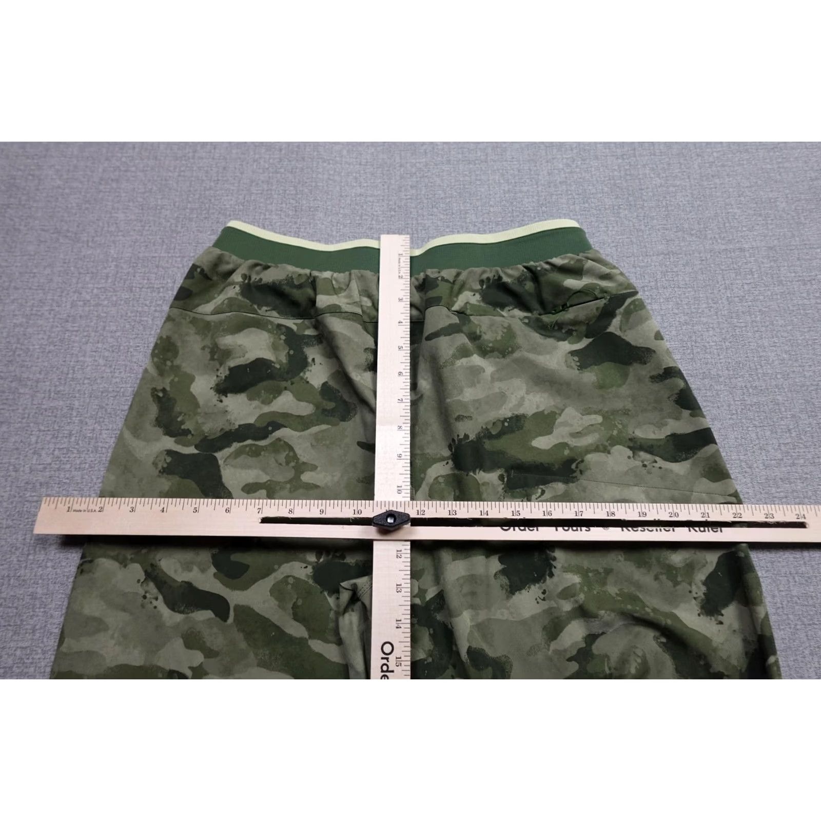 Fabletics Fabletics Sweatpants Pants Mens Medium Green Camo Knit Elastic Waist Flag Logo Size US 31 - 7 Thumbnail