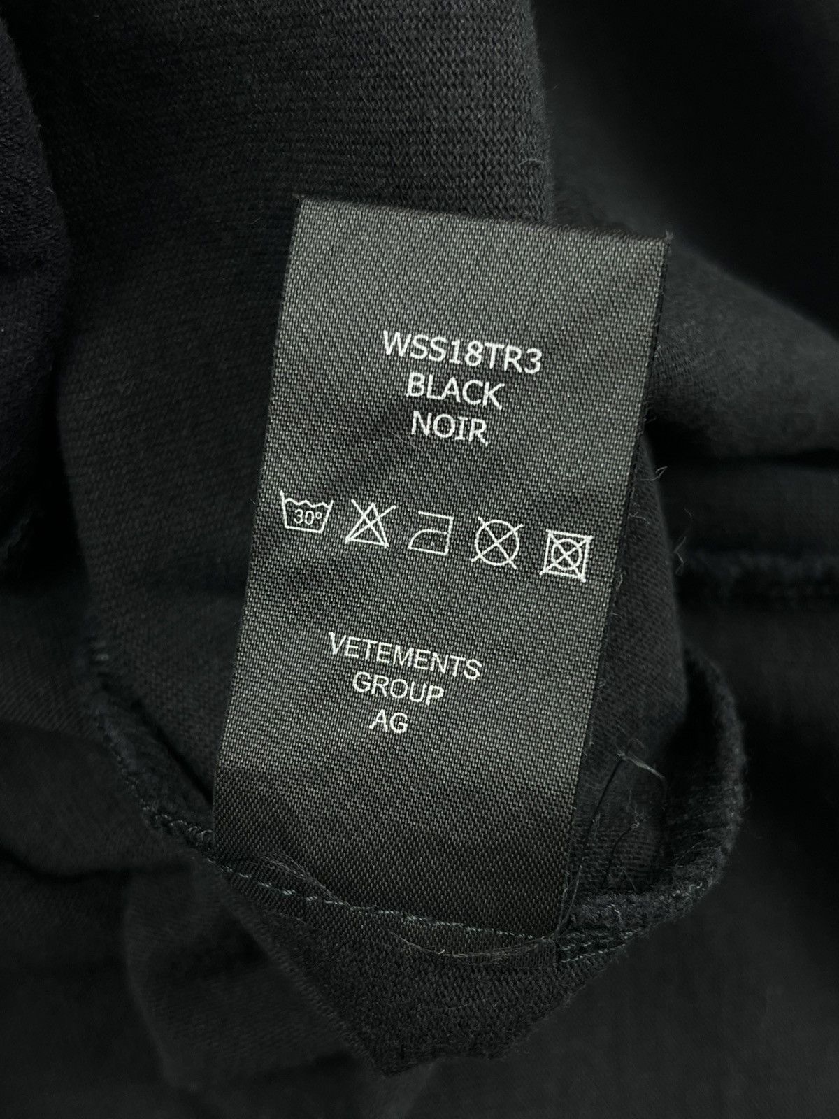 Vetements SS18 Vetements Zurich Antwerp Deconstructed Split Tshirt Size US S / EU 44-46 / 1 - 9 Thumbnail