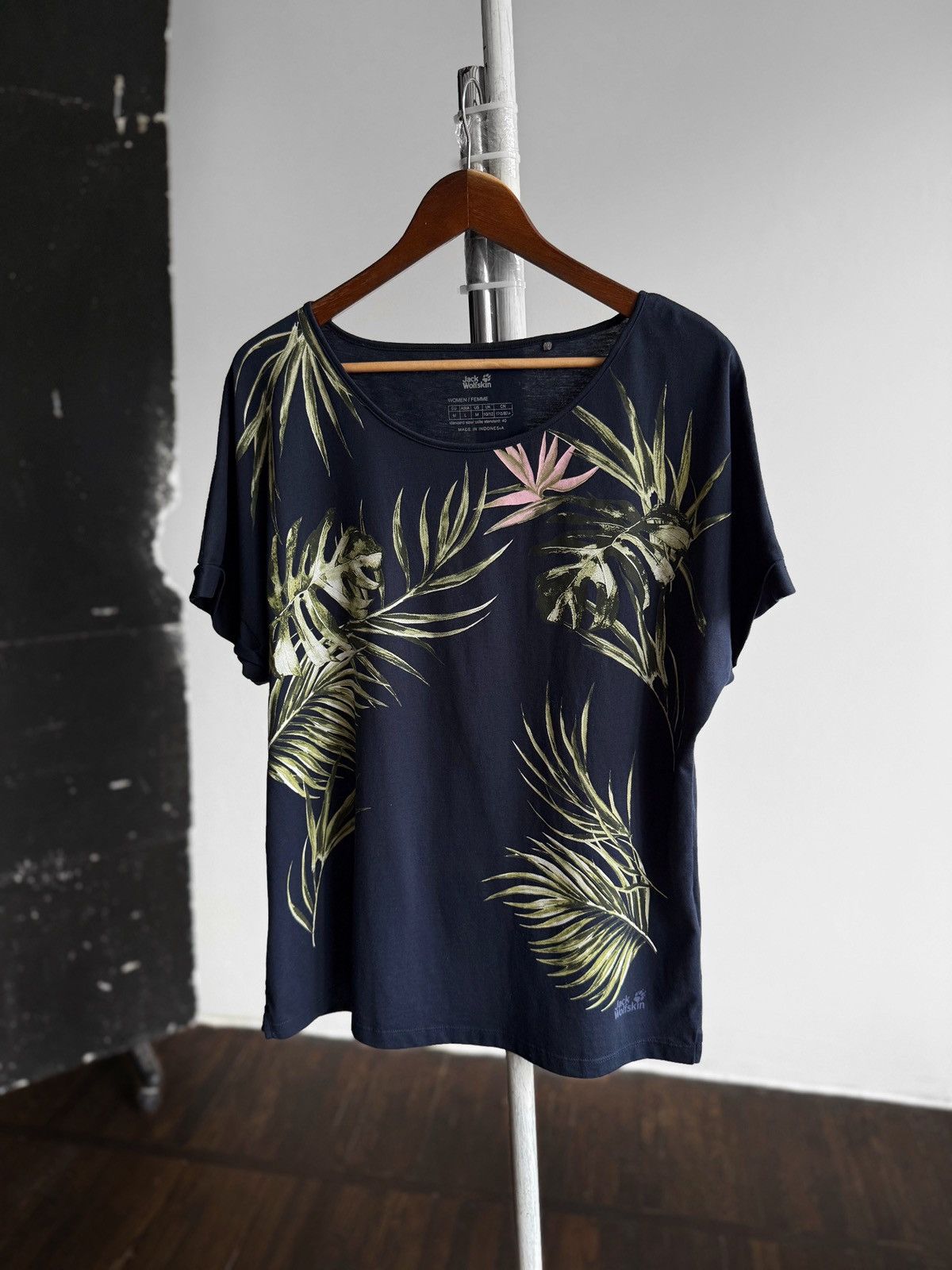 Jack Wolfskin Jack Wolfskin Womens Navy Blue SS T-Shirt Tropical Print Size M / US 6-8 / IT 42-44 - 4 Thumbnail