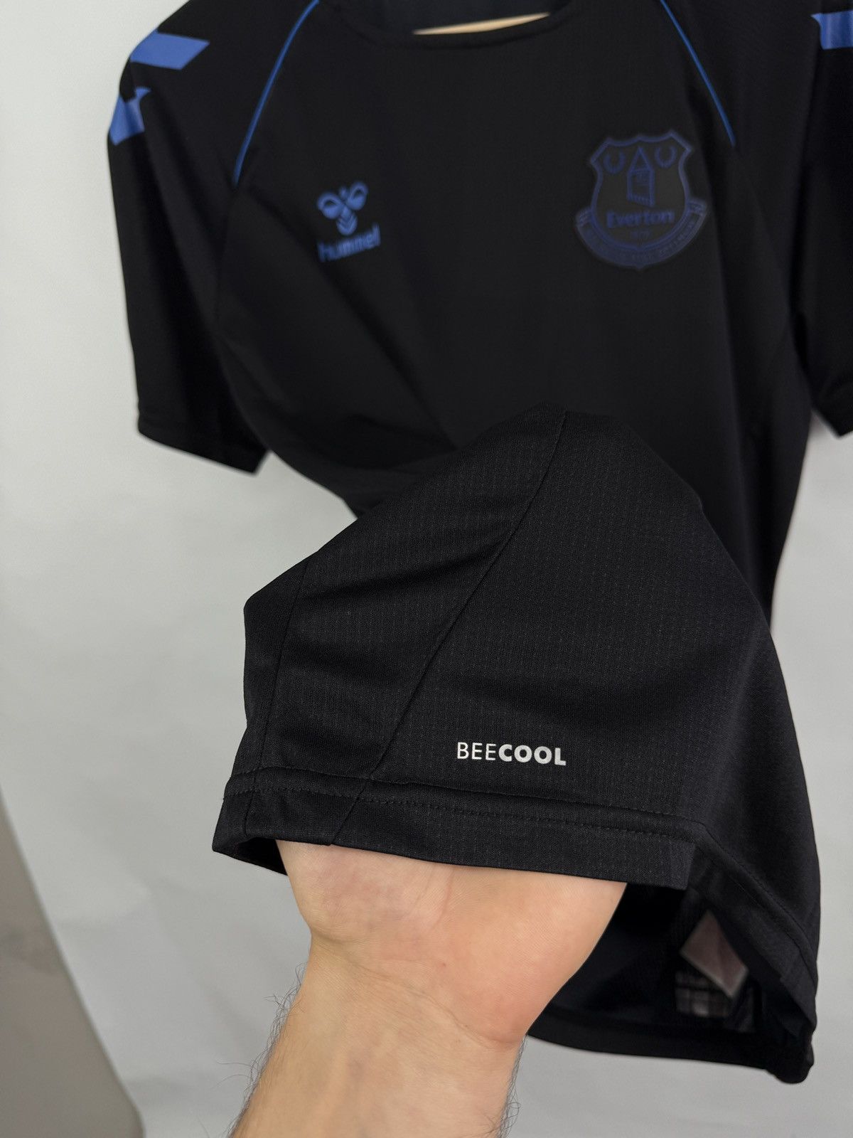 Hummel 🏴󠁧󠁢󠁥󠁮󠁧󠁿 2021/22 Everton Hummel Training Football Soccer Jersey Y2K Size US M / EU 48-50 / 2 - 6 Thumbnail