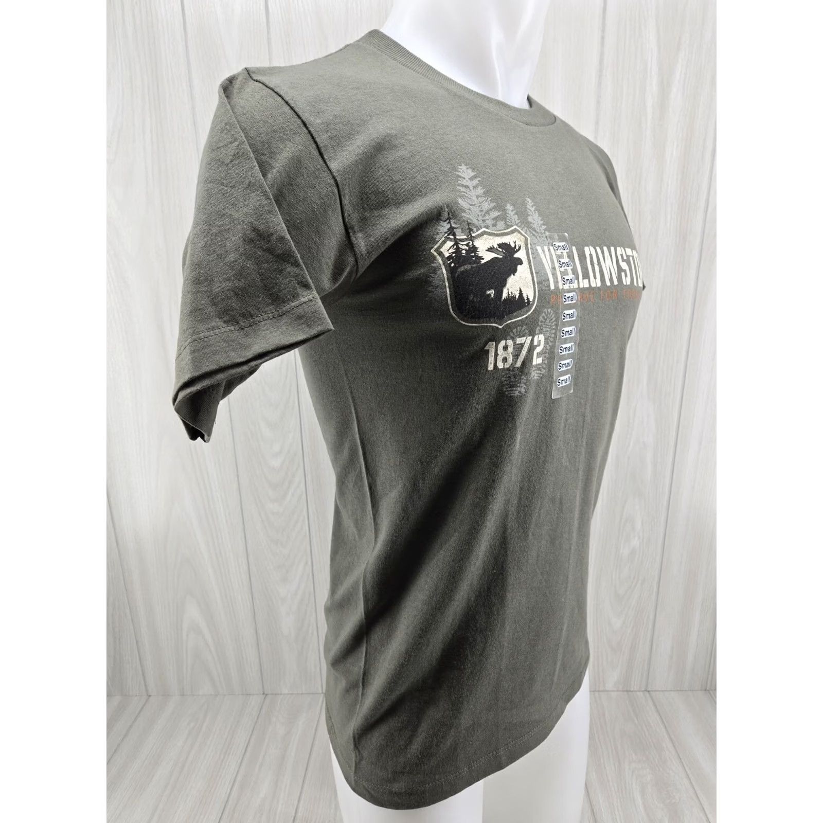 Vintage VINTAGE Yellowstone N.P. T-Shirt Green S Prairie MT. 100% Cotton Made In U.S.A. Men's Short Sleeve Body Measurements 17-18-8-27 Size US S / EU 44-46 / 1 - 7 Thumbnail
