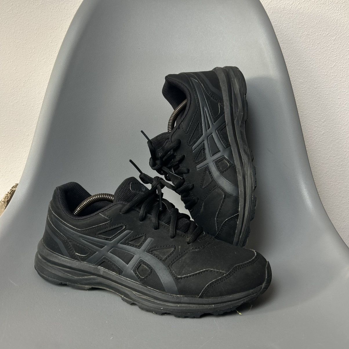 Asics Mens Asics Gel-Mission Black sportswear shoes Size US 8 / EU 41 - 1 Thumbnail