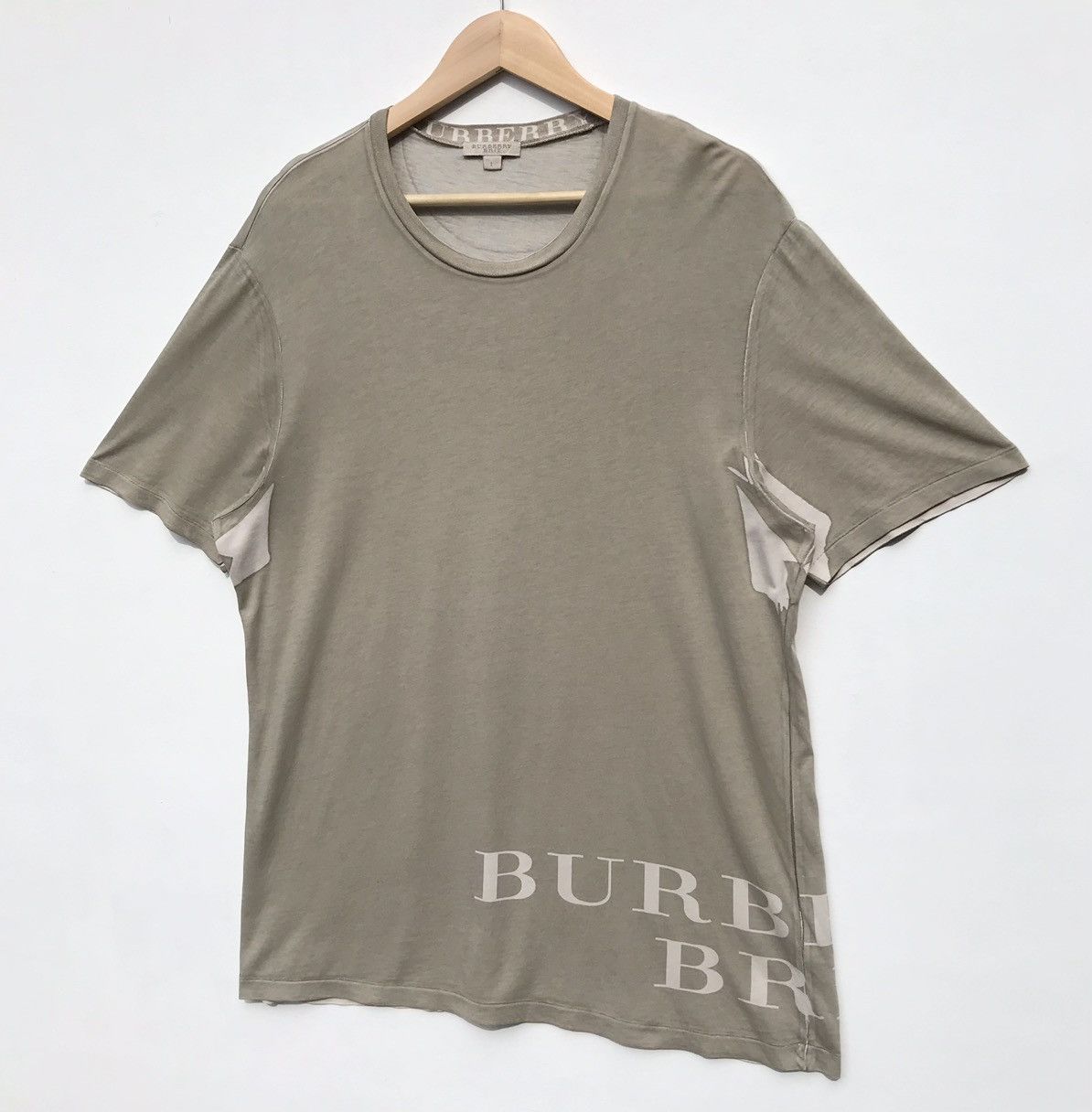 Burberry Burberry Brit Tee Spellout Burberry Brit Luxury Size US L / EU 52-54 / 3 - 3 Thumbnail
