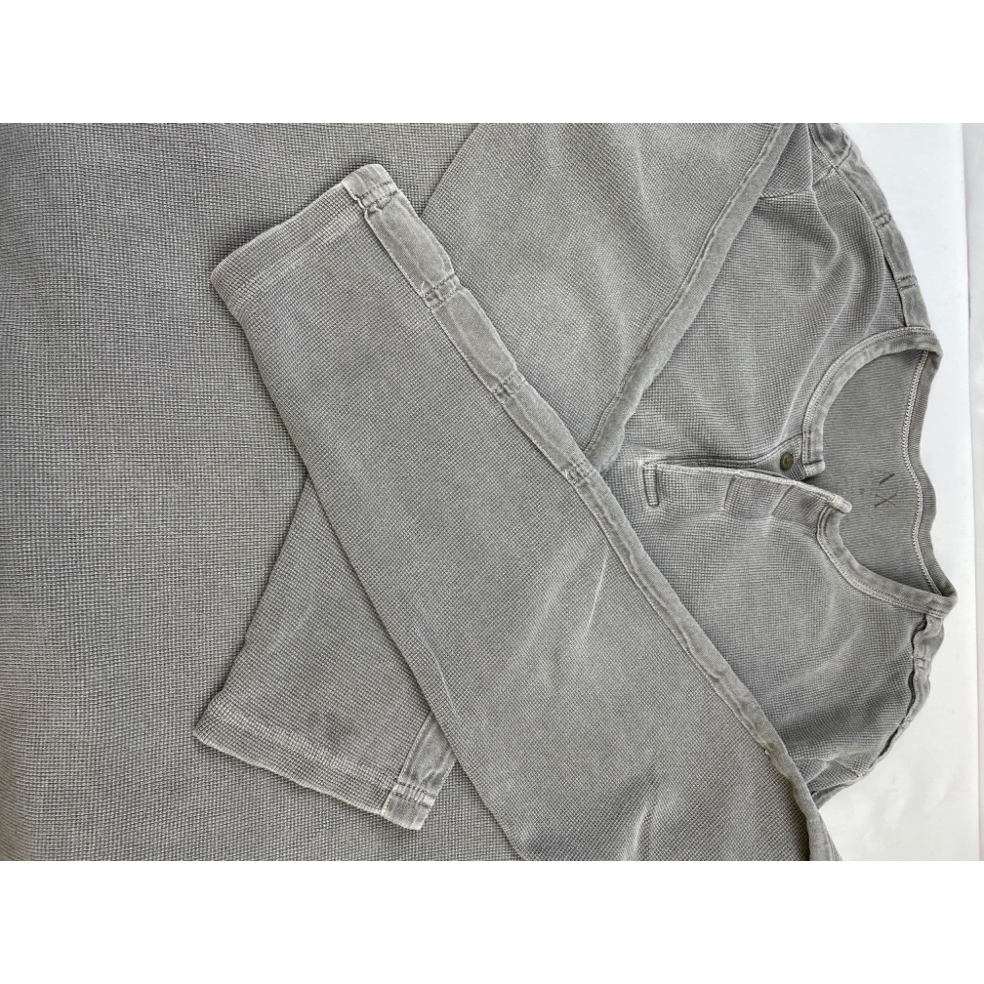 Armani Exchange Armani Exchange Men's Gray Pull over 3 button T-shirt/sweate Size US M / EU 48-50 / 2 - 5 Thumbnail