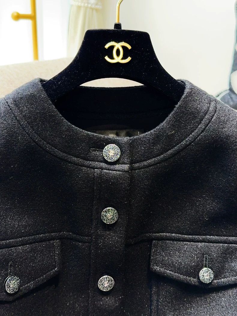 Chanel Chanel 24B black tweed short coat Size XS / US 0-2 / IT 36-38 - 3 Thumbnail