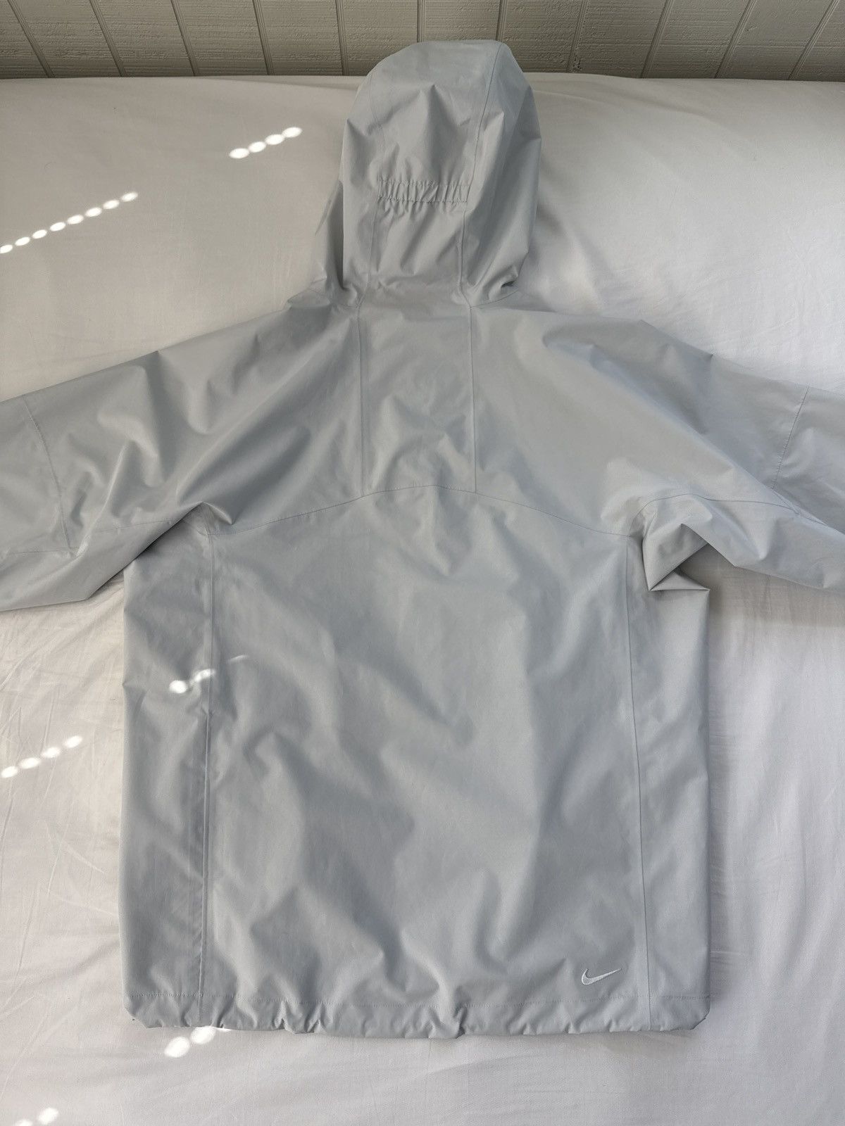 Nike ACG Nike ACG Storm Fit Cascade Rains Waterproof Jacket White Size US M / EU 48-50 / 2 - 7 Thumbnail