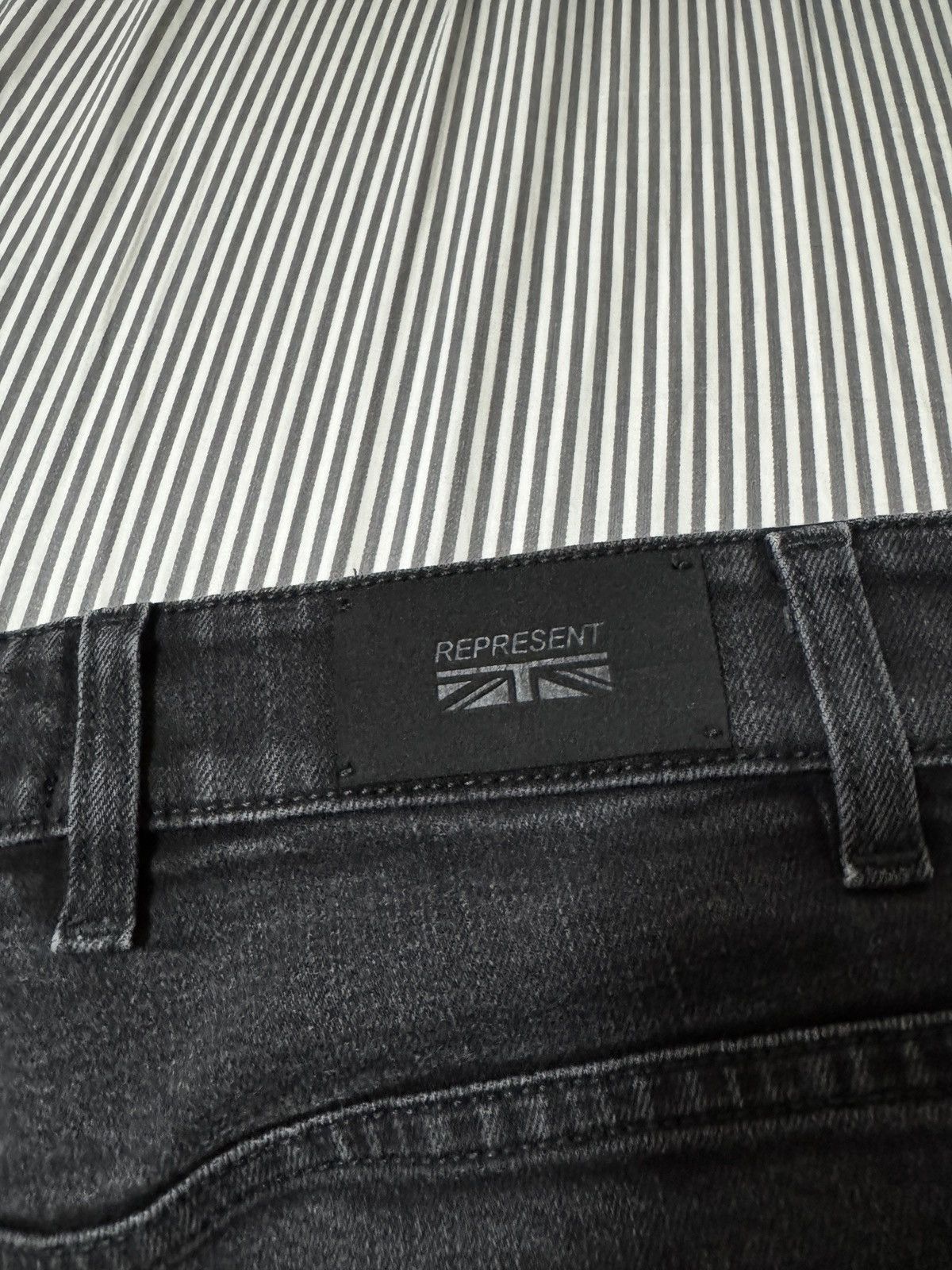 Represent Clo. Represent Essential Denim Black size 33 Size US 33 - 4 Thumbnail