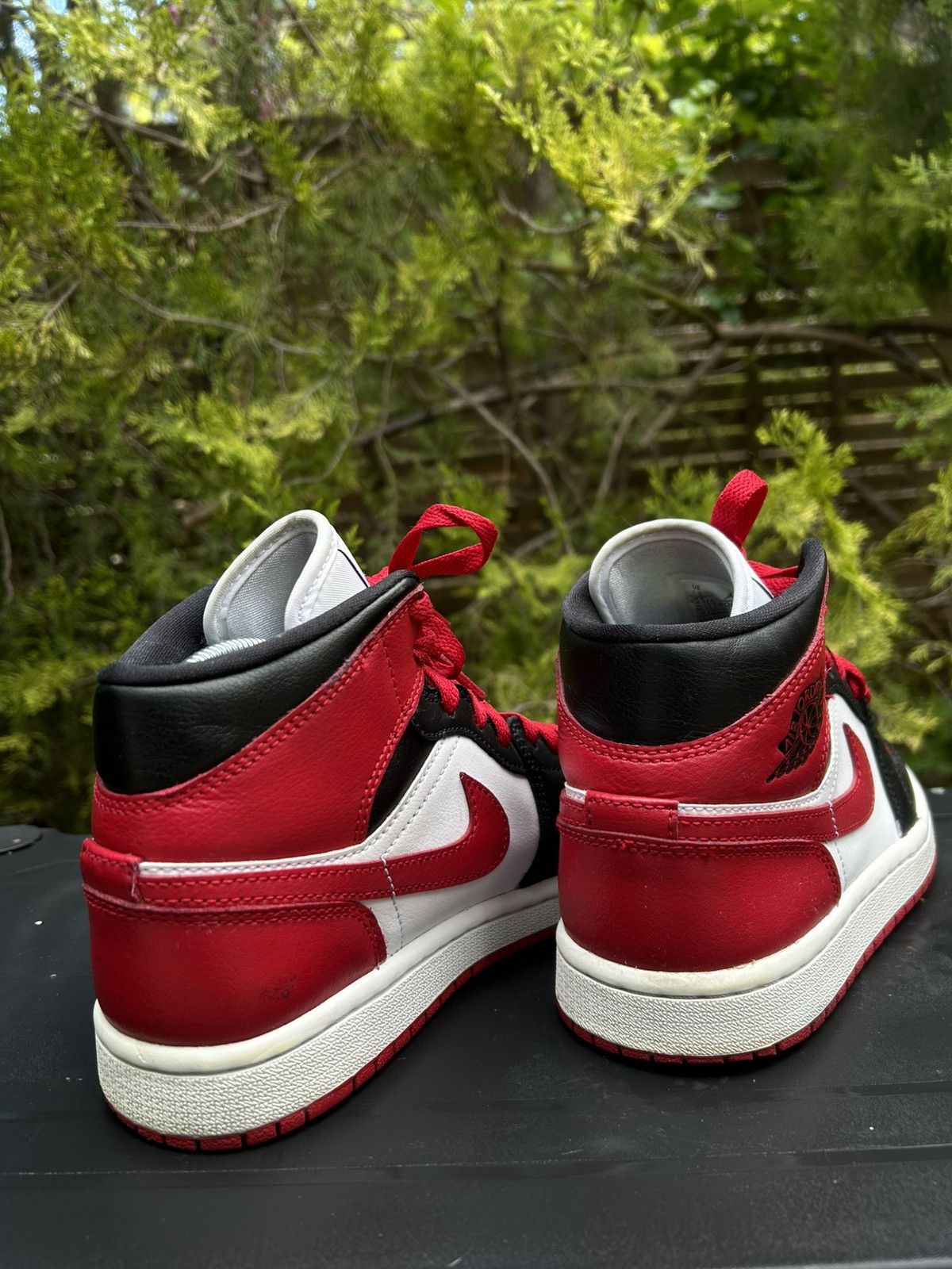 Jordan Brand Jordan 1 Mid "White Red Black" Women Size Us 5 Uk 4 Size US 6.5 / IT 36.5 - 4 Thumbnail