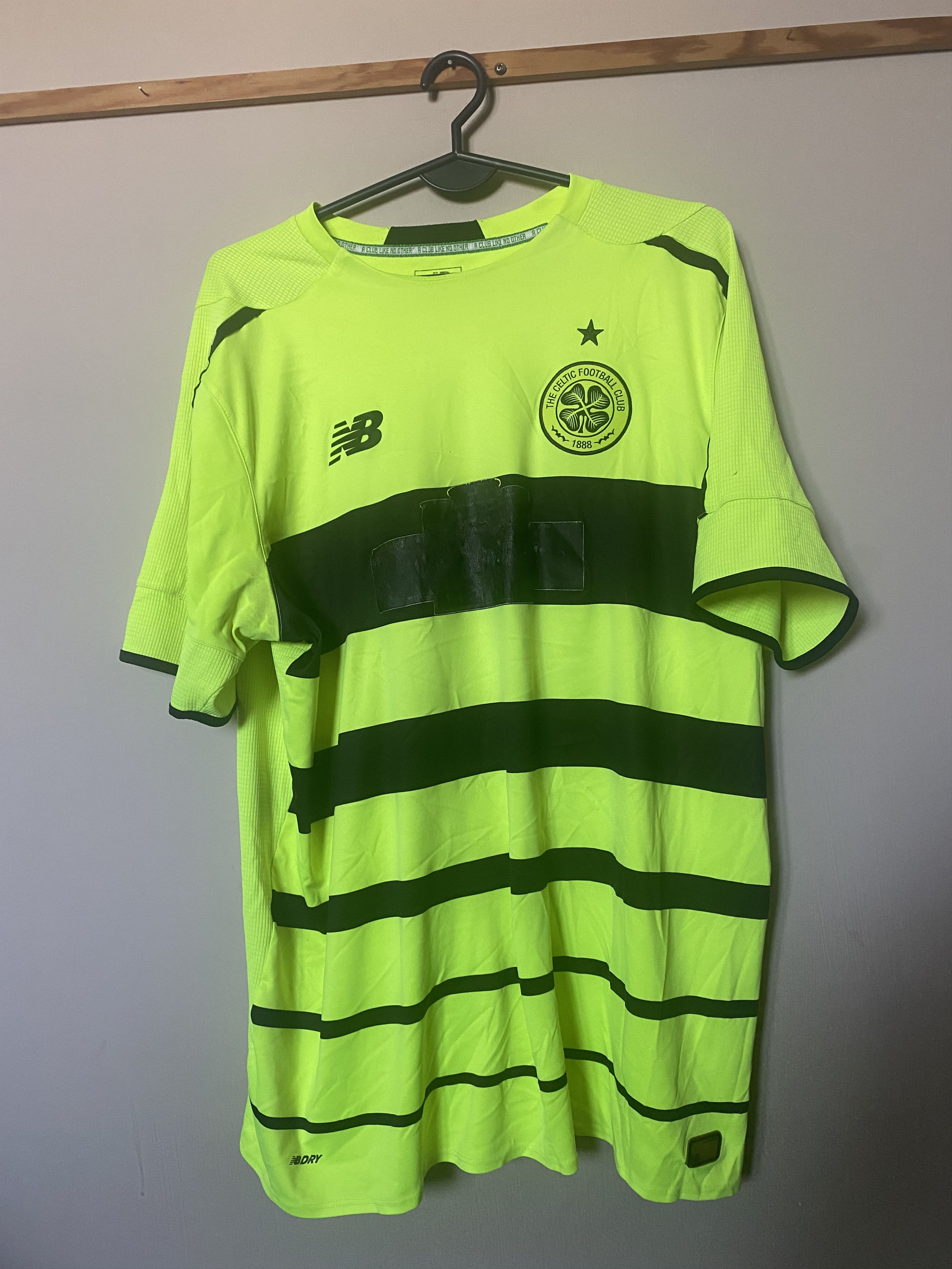New Balance CELTIC F.C. 2015 - 2016 - New Balance - XL - UNIQUE Size US XL / EU 56 / 4 - 1 Thumbnail