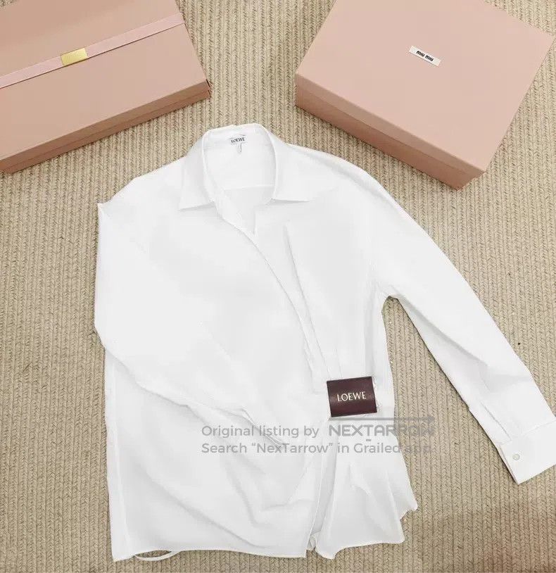 Loewe Loewe White Solid V-neck Side Belted Asymmetrical Long Sle Size XS / US 0-2 / IT 36-38 - 1 Thumbnail