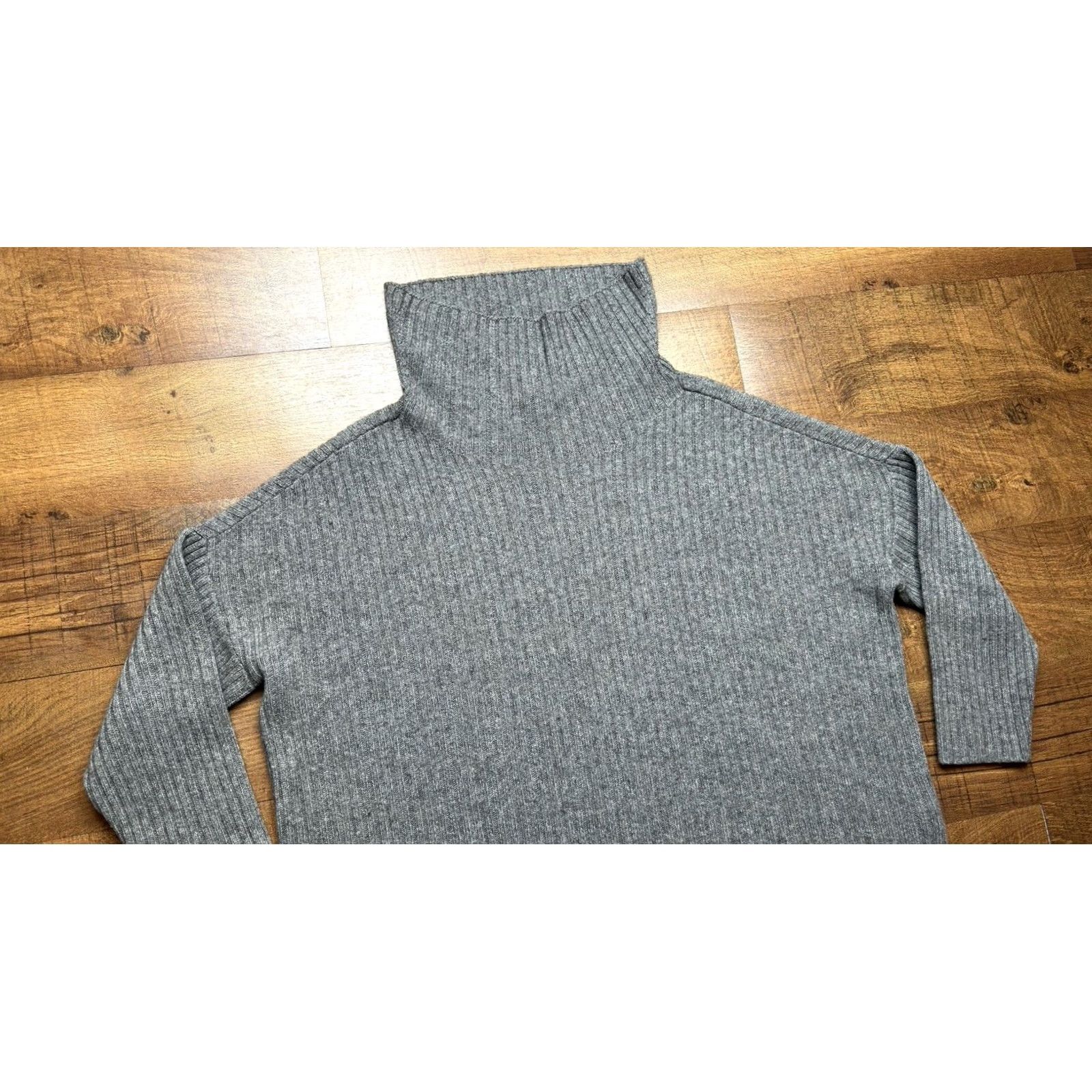 Eileen Fisher Eileen Fisher Sweater Womens Large Gray Yak Wool Oversized Turtleneck Knit Size L / US 10 / IT 46 - 2 Thumbnail
