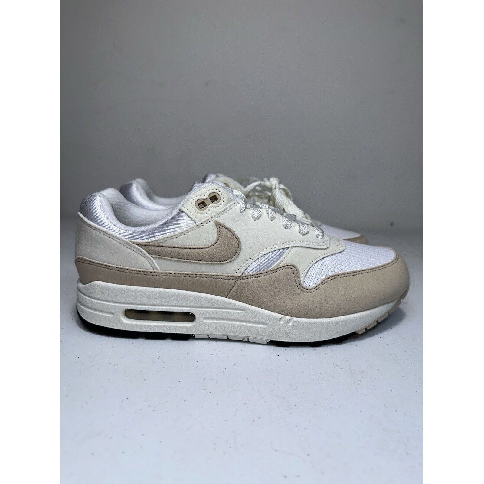 Nike Women’s Size 10/8.5 Men’s Air Max 1 DZ2628-101