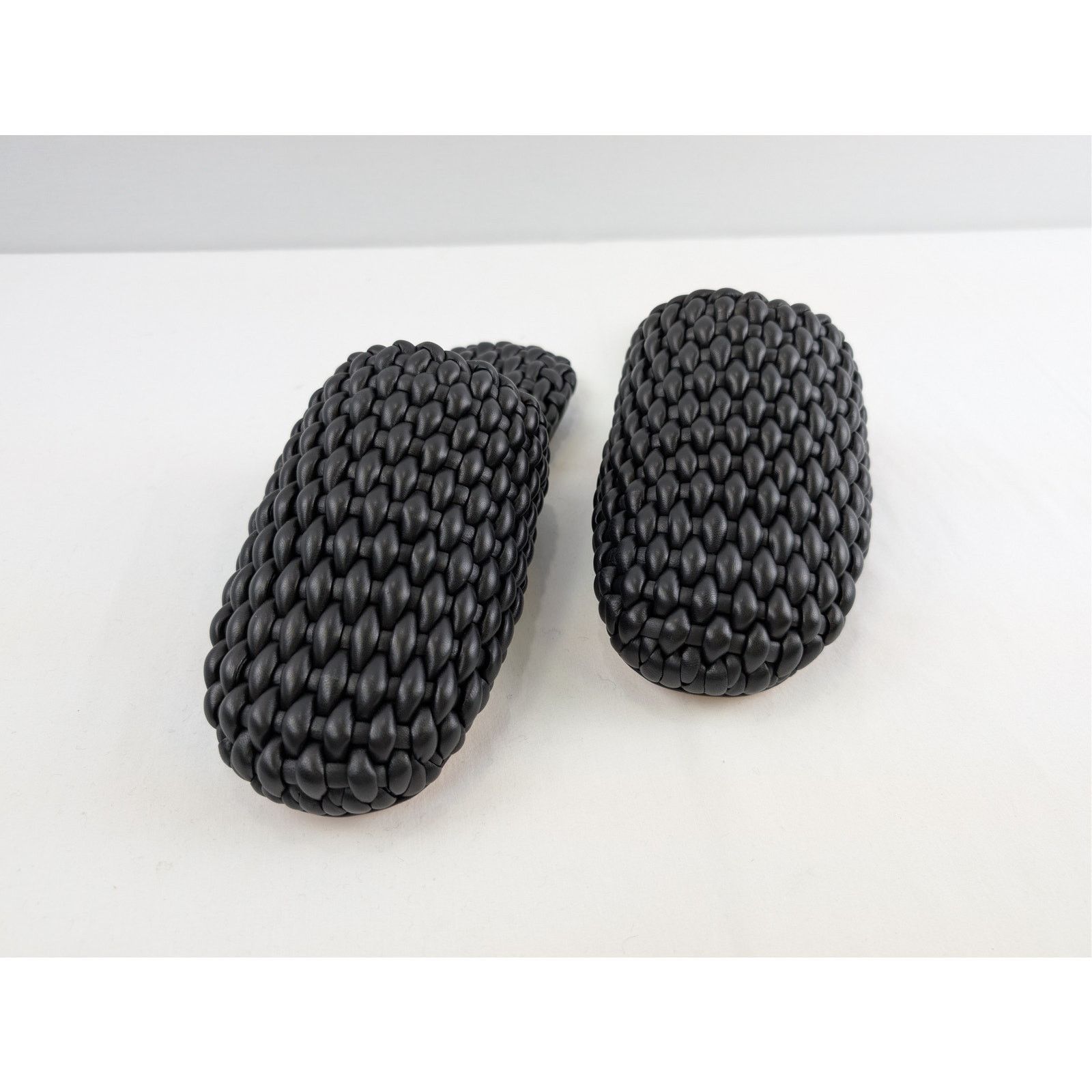 Bottega Veneta o1rshd1 Rubber Cloud Weave Squid Slipper in Black 41 Size US 8 / EU 41 - 7 Thumbnail