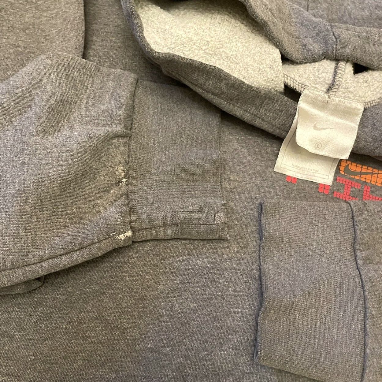 Nike VINTAGE Nike Center Swoosh Check Spell Out Logo VTG Hoodie Mens Size L Gray 90s PullOver Hooded Mens Size US L / EU 52-54 / 3 - 2 Thumbnail