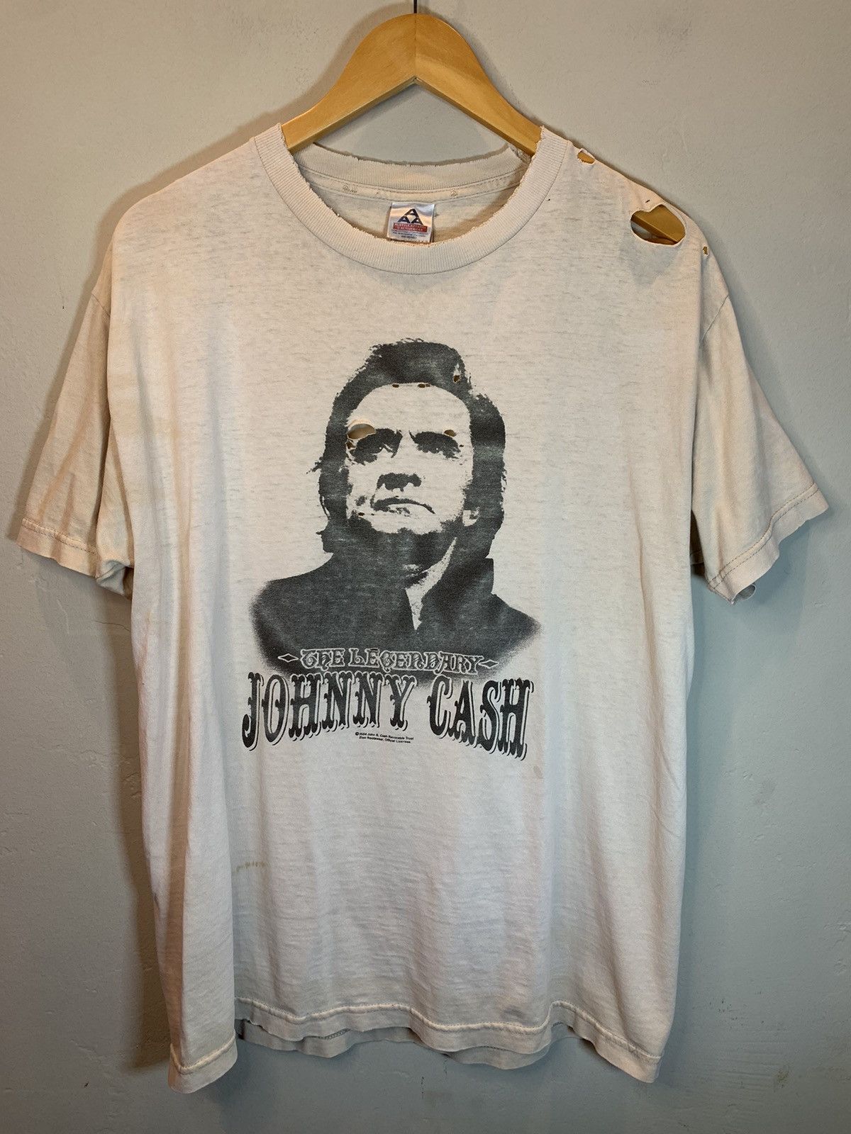Band Tees *RARE* Vintage The Legendary Johnny Cash Thrashed Band Shirt Size US L / EU 52-54 / 3 - 1 Thumbnail