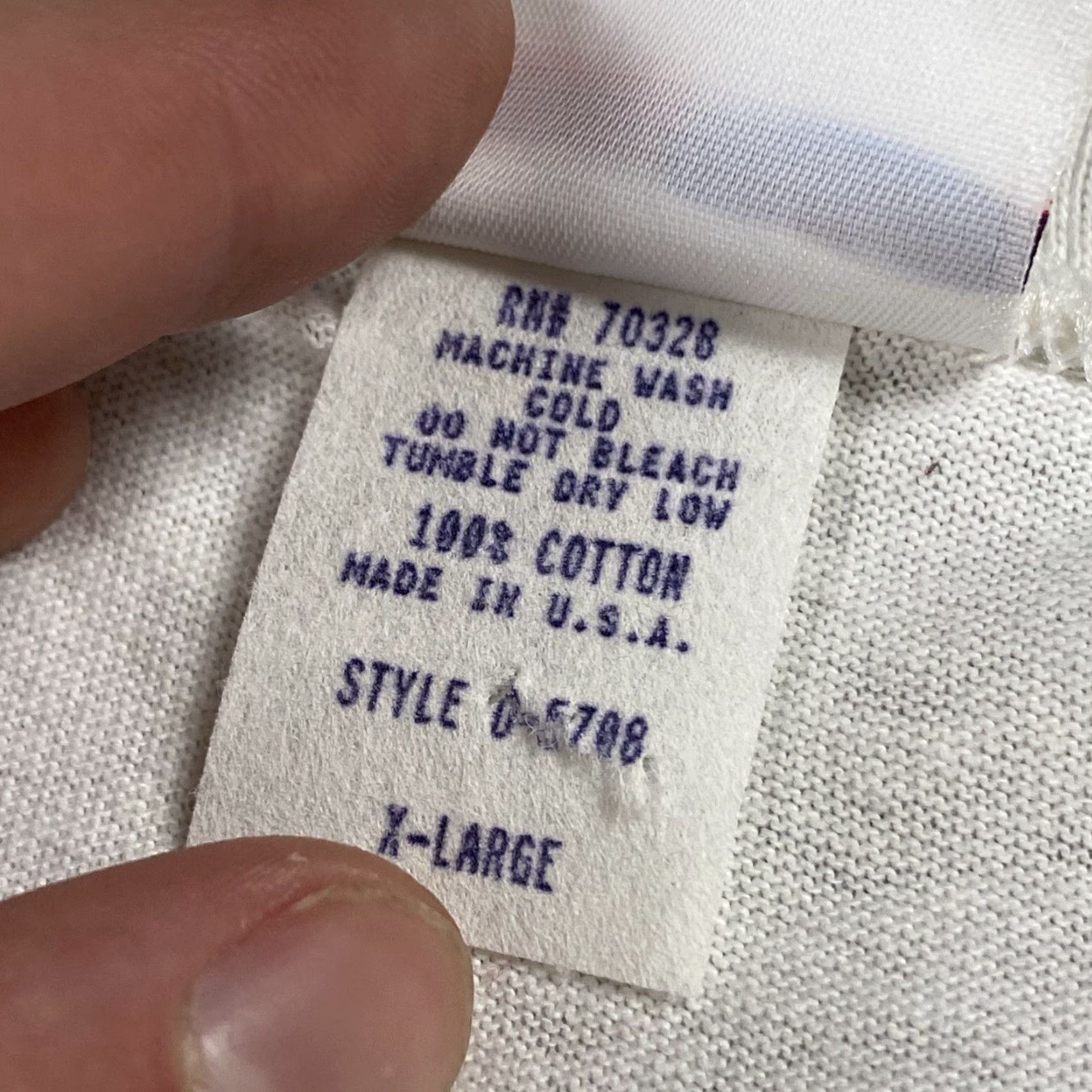 X-LARGE VINTAGE 80s STYLES TO GO V-NECK T-SHIRT XL WHITE USA Mens Size US XL / EU 56 / 4 - 6 Thumbnail