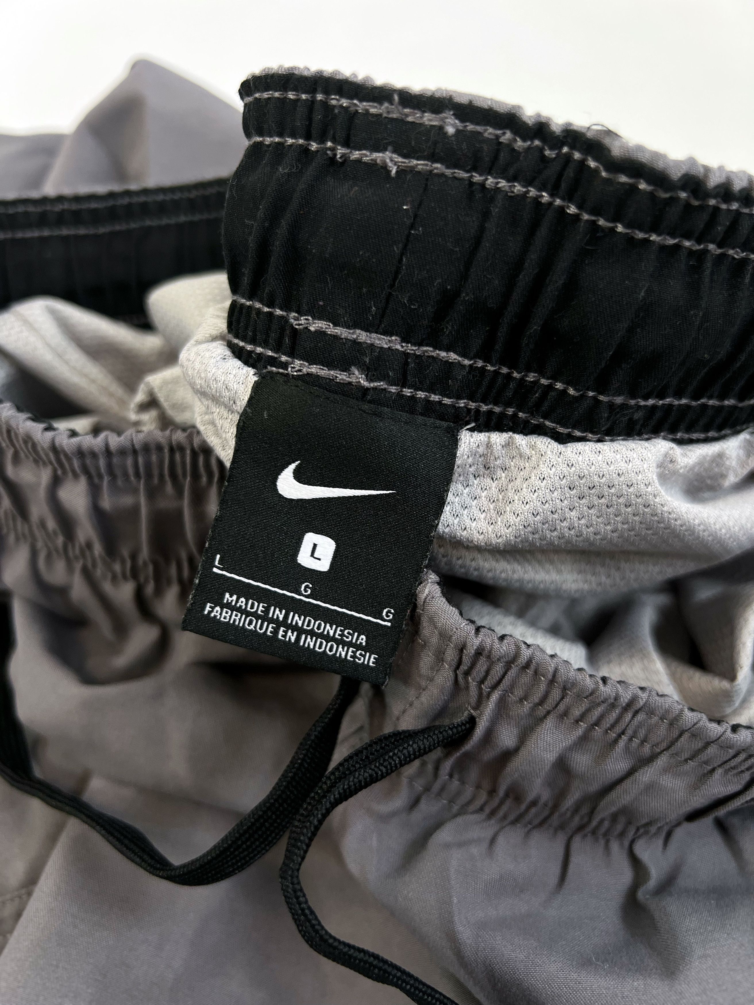 Nike Nike Vintage Shorts Size US 32 / EU 48 - 3 Thumbnail