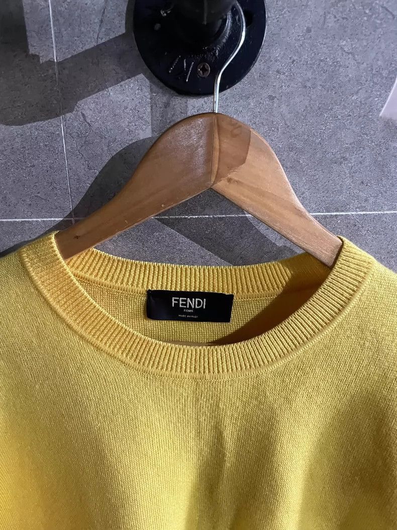 Fendi Fendi Yellow Wool Sweater with Lettering Size US M / EU 48-50 / 2 - 3 Thumbnail