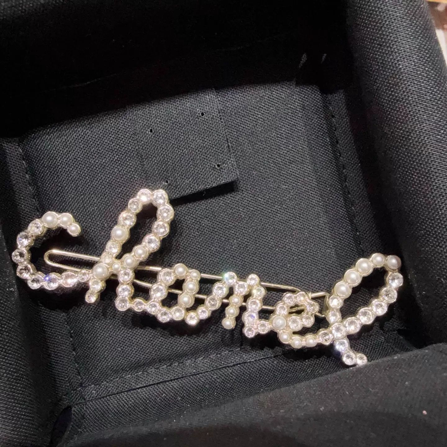 Chanel CHANEL Crystal & Pearl Hair Clip (New, Boxed) Size ONE SIZE - 2 Thumbnail