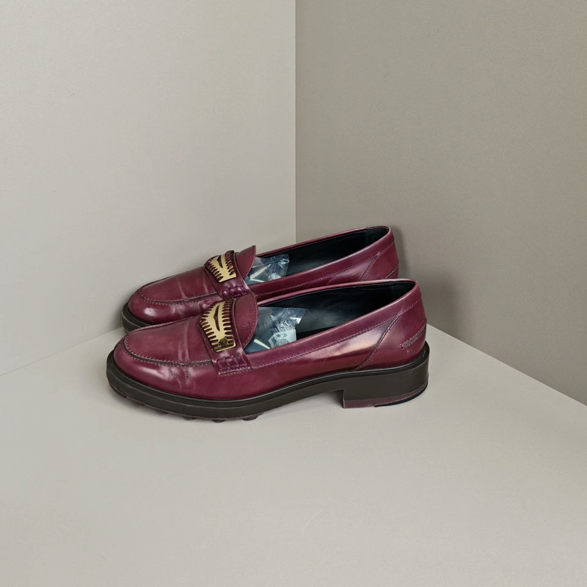 Tod's Tod's Lowtop Sneakers us_7 Women Size US 7 / IT 37 - 1 Thumbnail