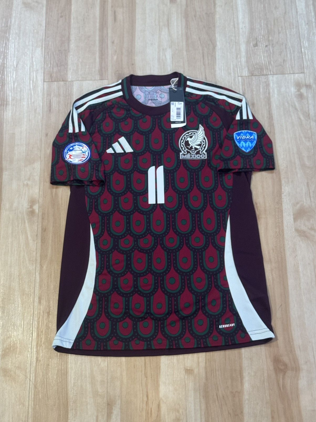 BNWT MEXICO 24' HOME SANTIAGO GIMENEZ JERSEY sz M IP6377