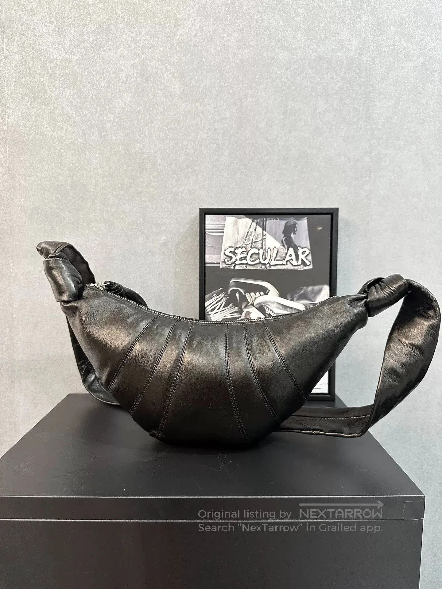 Lemaire Lemaire Small Black Lambskin Croissant Bag. Size ONE SIZE - 1 Thumbnail