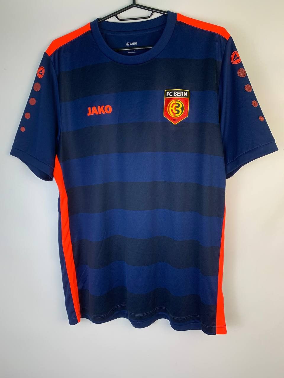 Other FC Bern Jako Football Shirt Soccer Jersey Size L Size US L / EU 52-54 / 3 - 1 Thumbnail