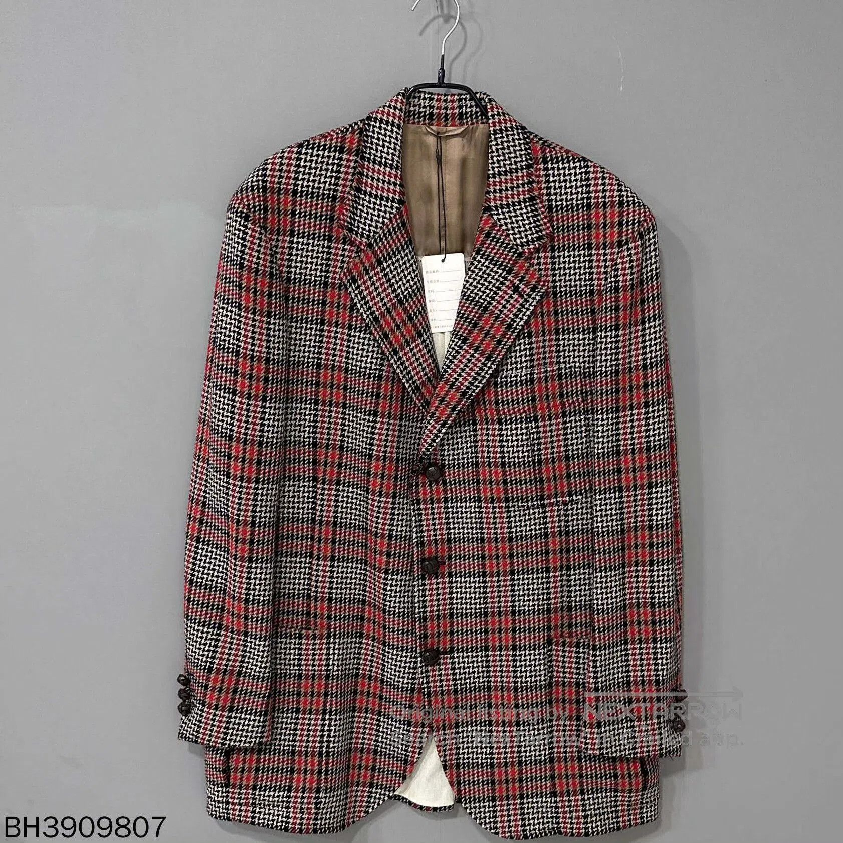 Gucci gucci plaid blazer with interior detail. Size US M / EU 48-50 / 2 - 1 Thumbnail