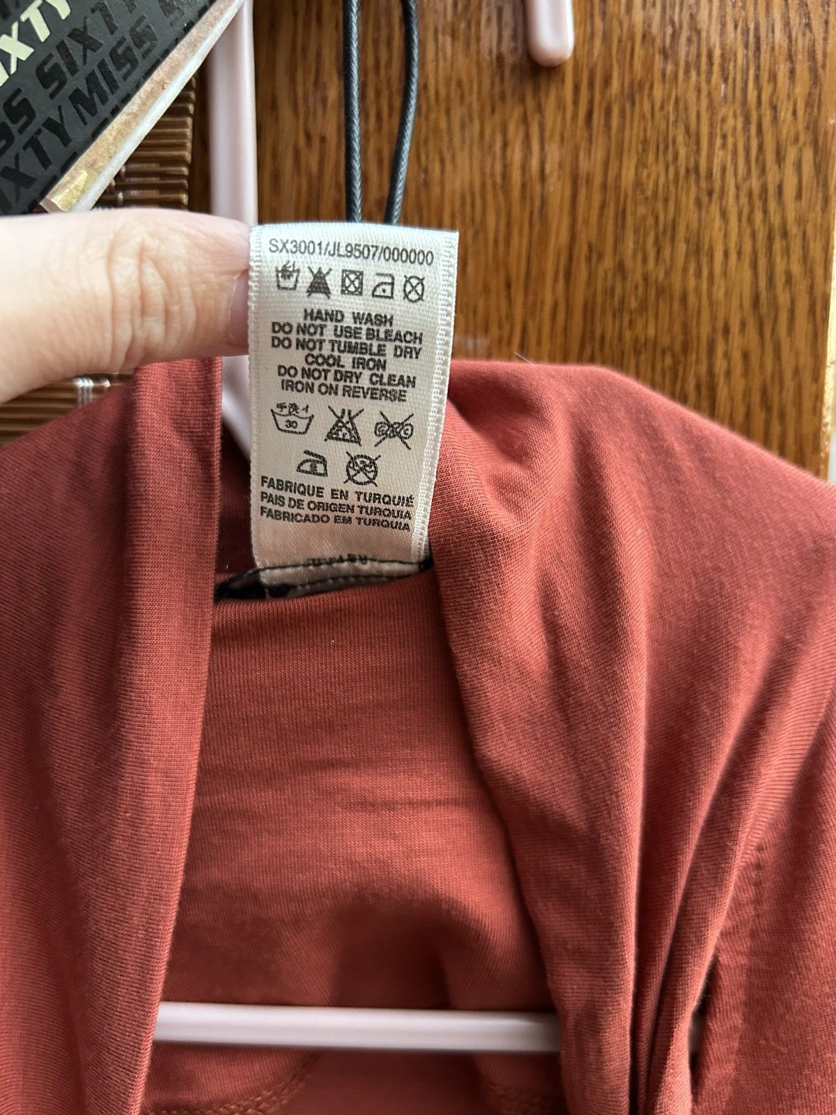 Miss Sixty × Vintage Miss Sixty Shawl Collar Brick Modal Blouse 2000s Fashion Size XS / US 0-2 / IT 36-38 - 7 Thumbnail