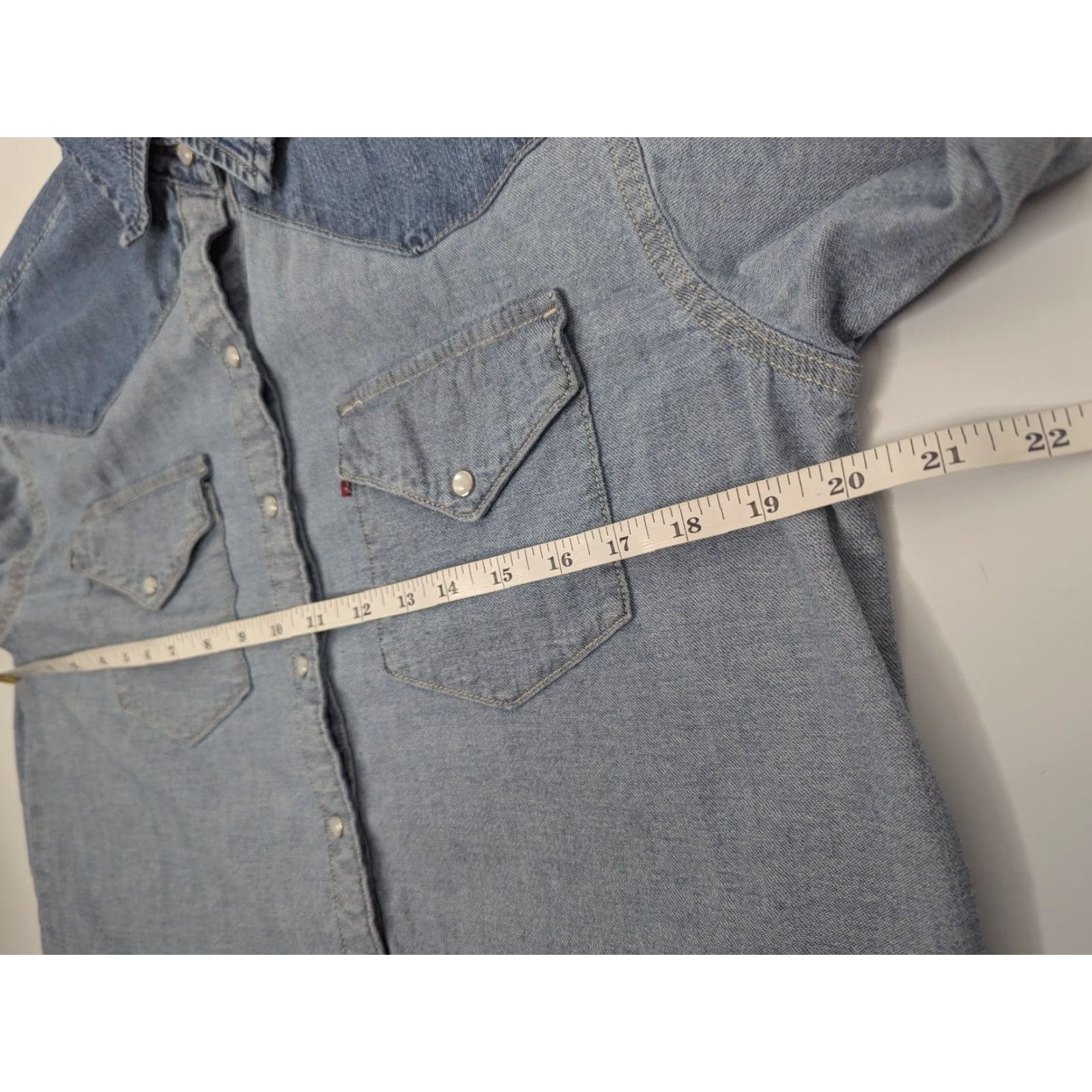Levi's VINTAGE Levi's Women's Dylan In Reverse Western Pearl Snap Shirt XS Cowgirl A3373 Size XS / US 0-2 / IT 36-38 - 5 Thumbnail