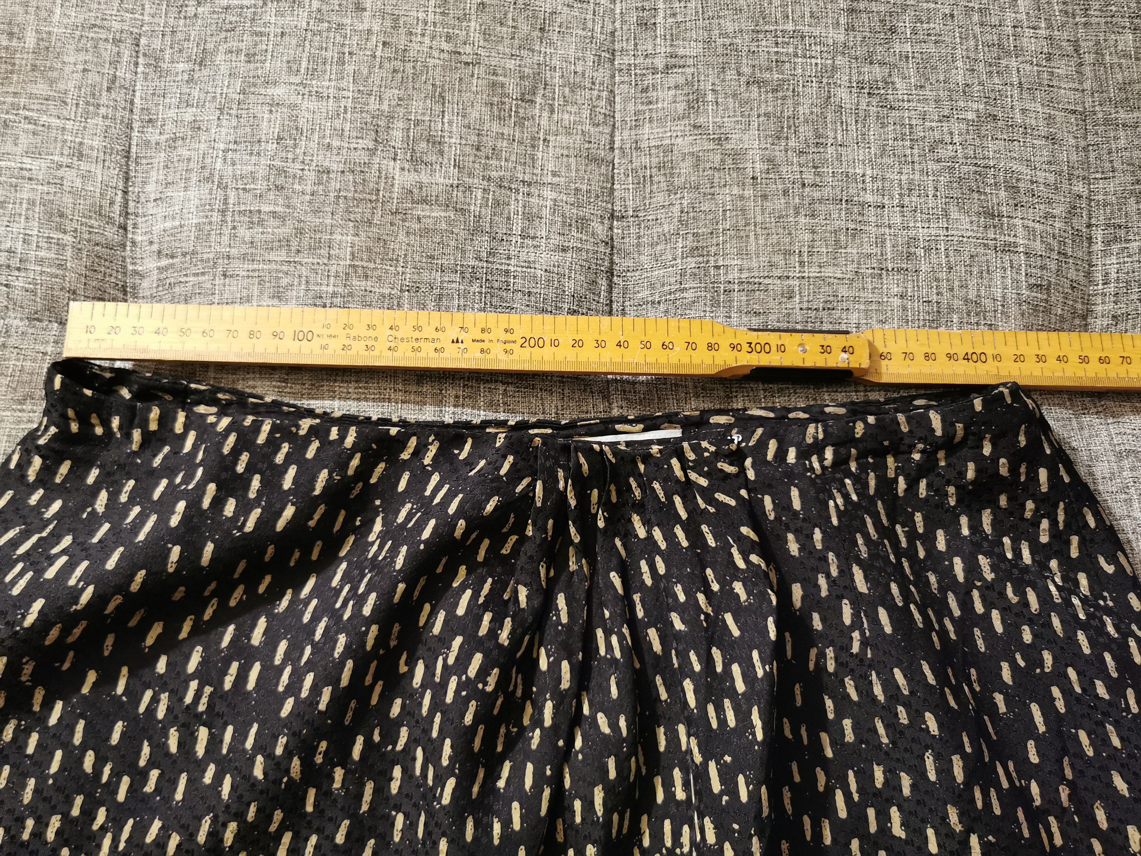 Ann Taylor Ann Taylor 100% Silk Skirt L / 12 Size 30" / US 8 / IT 44 - 3 Thumbnail