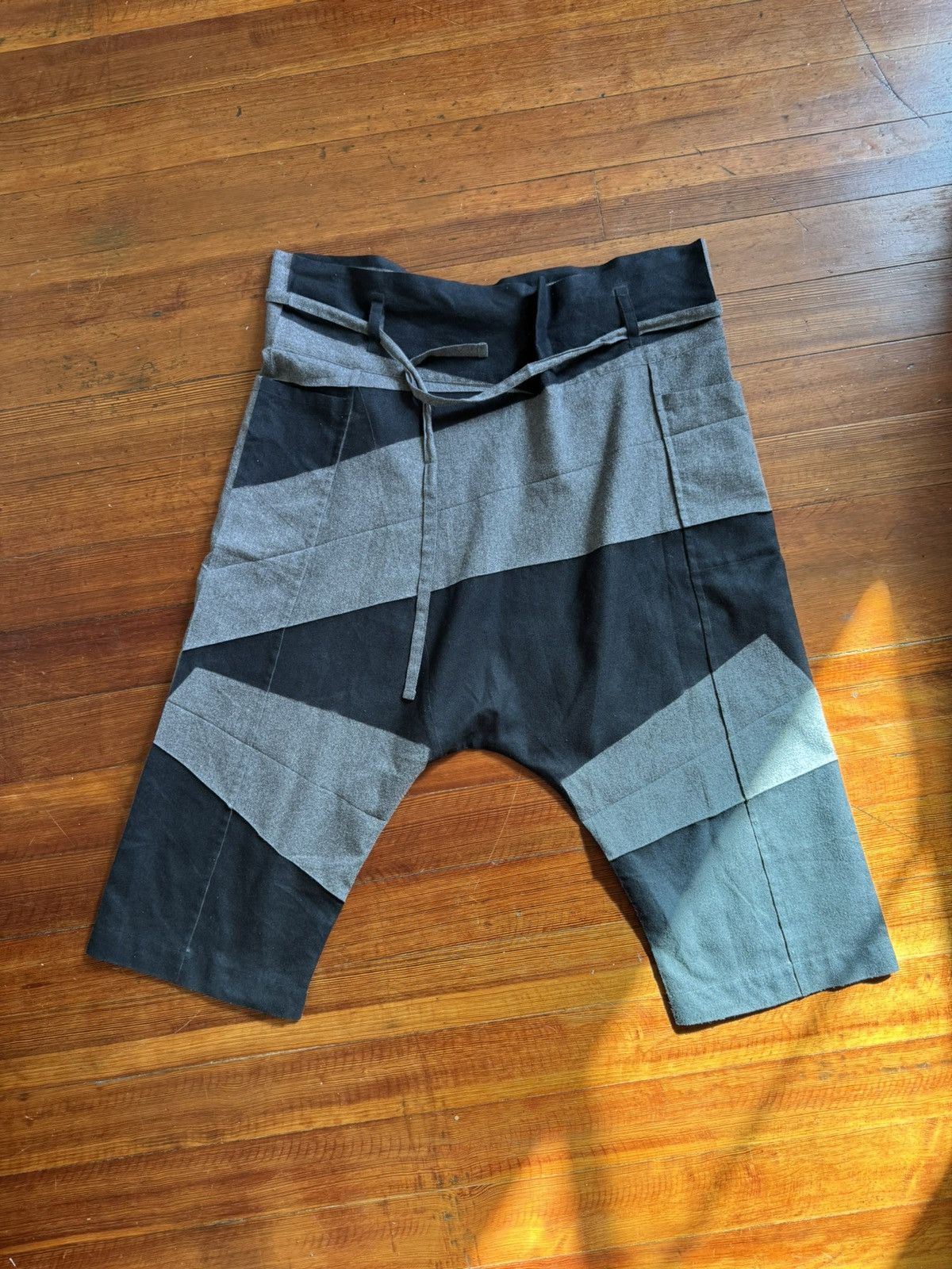 Issey Miyake ISSEY MIYAKE 10”—38” UNISEX PANTS TROUSERS Size US 32 / EU 48 - 1 Thumbnail