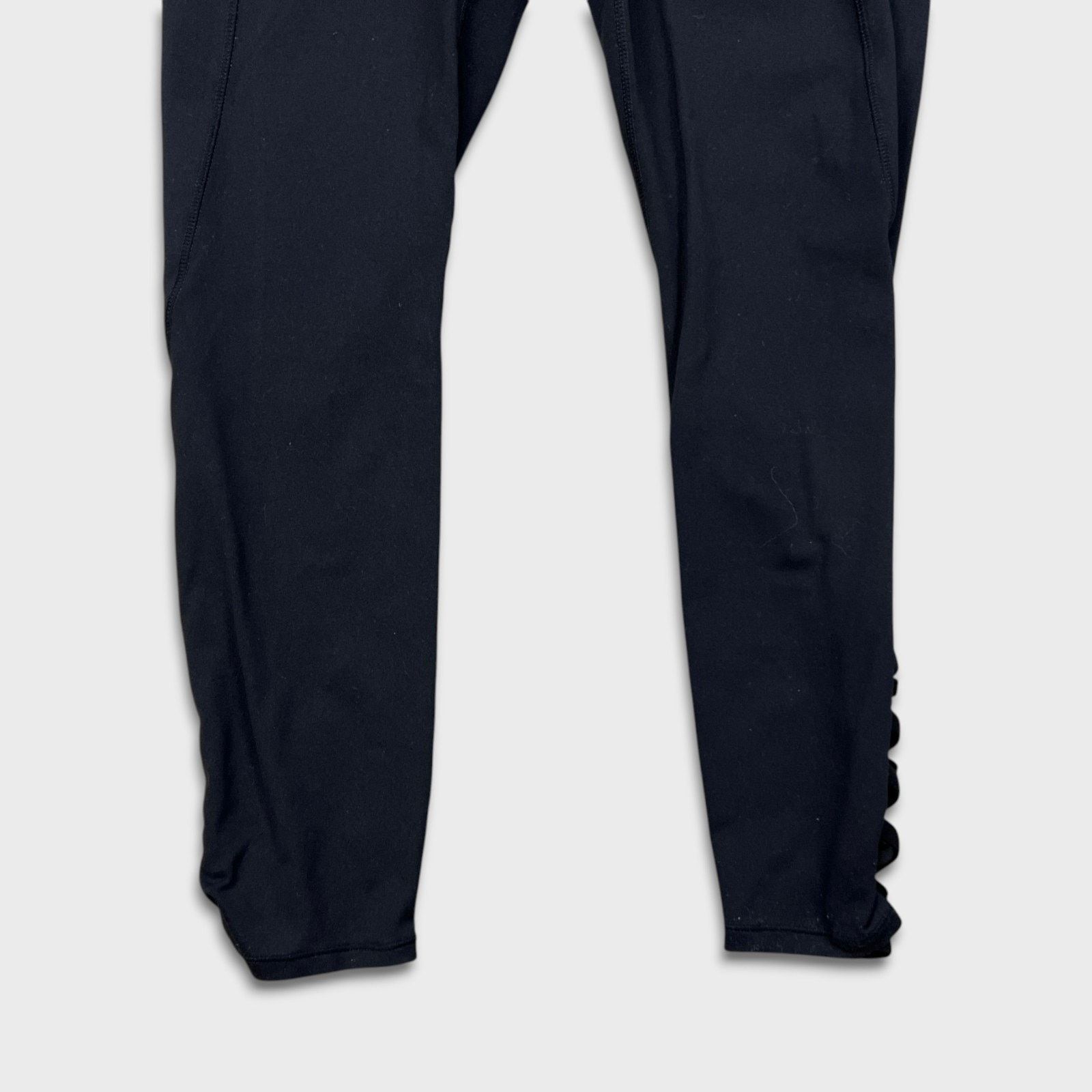 Lululemon Lululemon Pants Large Crisscross Lattice Pilates Leggings Size 32" / US 10 / IT 46 - 3 Thumbnail