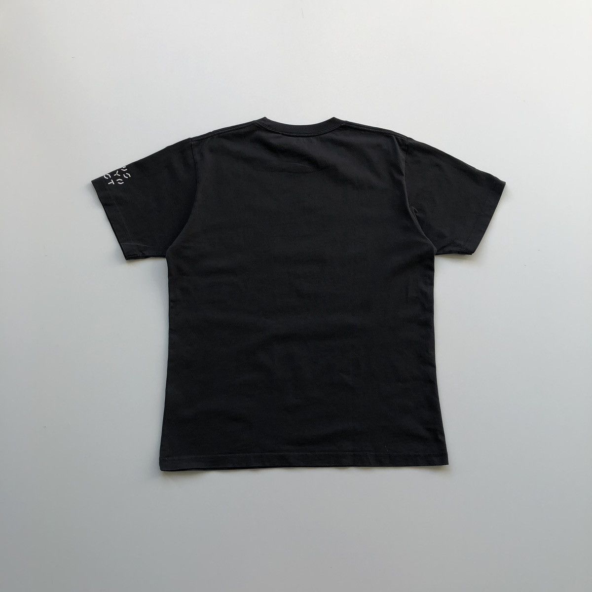 Kaws × Uniqlo Uniqlo X Kaws Tokyo First Logo UT T-Shirt Dark Grey Size US L / EU 52-54 / 3 - 3 Thumbnail