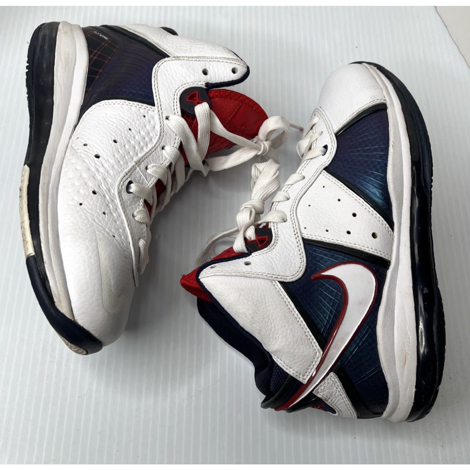 Nike Nike LeBron 8 USA Olympic Veterans Day Basketball Sneakers Men Size 8.5 White Size US 8.5 / EU 41-42 - 3 Thumbnail